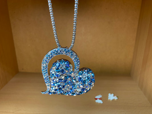 Tiny Treasures Seoul - Blue Pavé Big Heart Necklace (Silver) Detail View