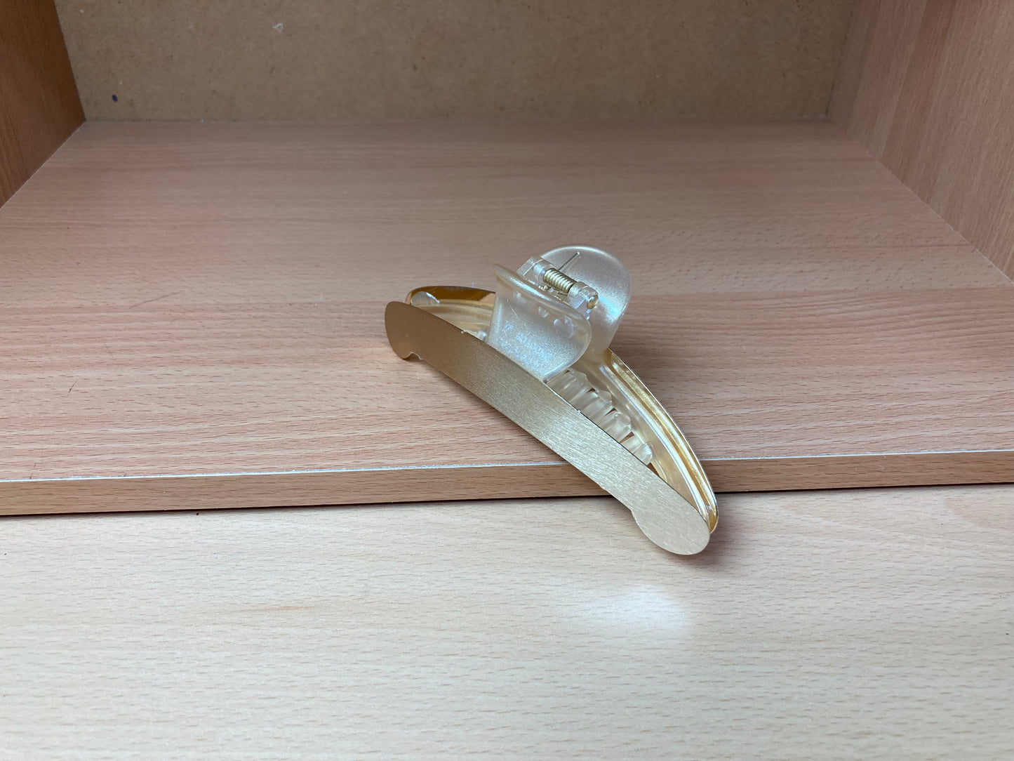Tiny Treasures Seoul - Brushed Gold Curved Edge Hair Claw Detail View