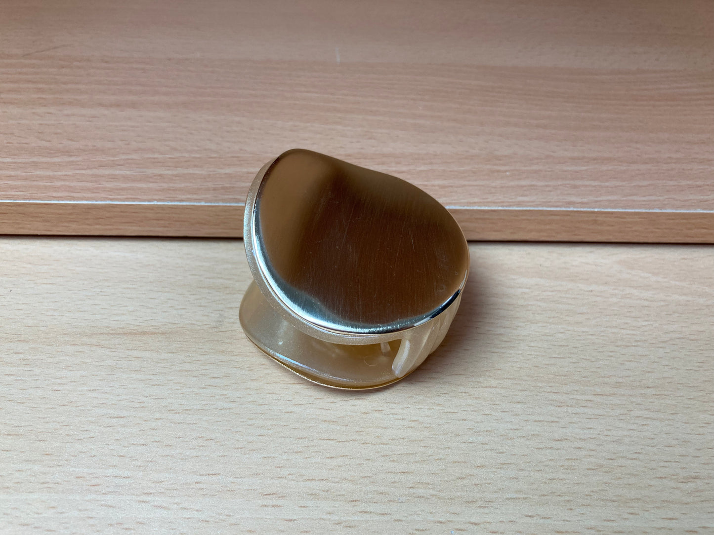 Tiny Treasures Seoul - Brushed Gold Pebble Mini Hair Claw Top View 4