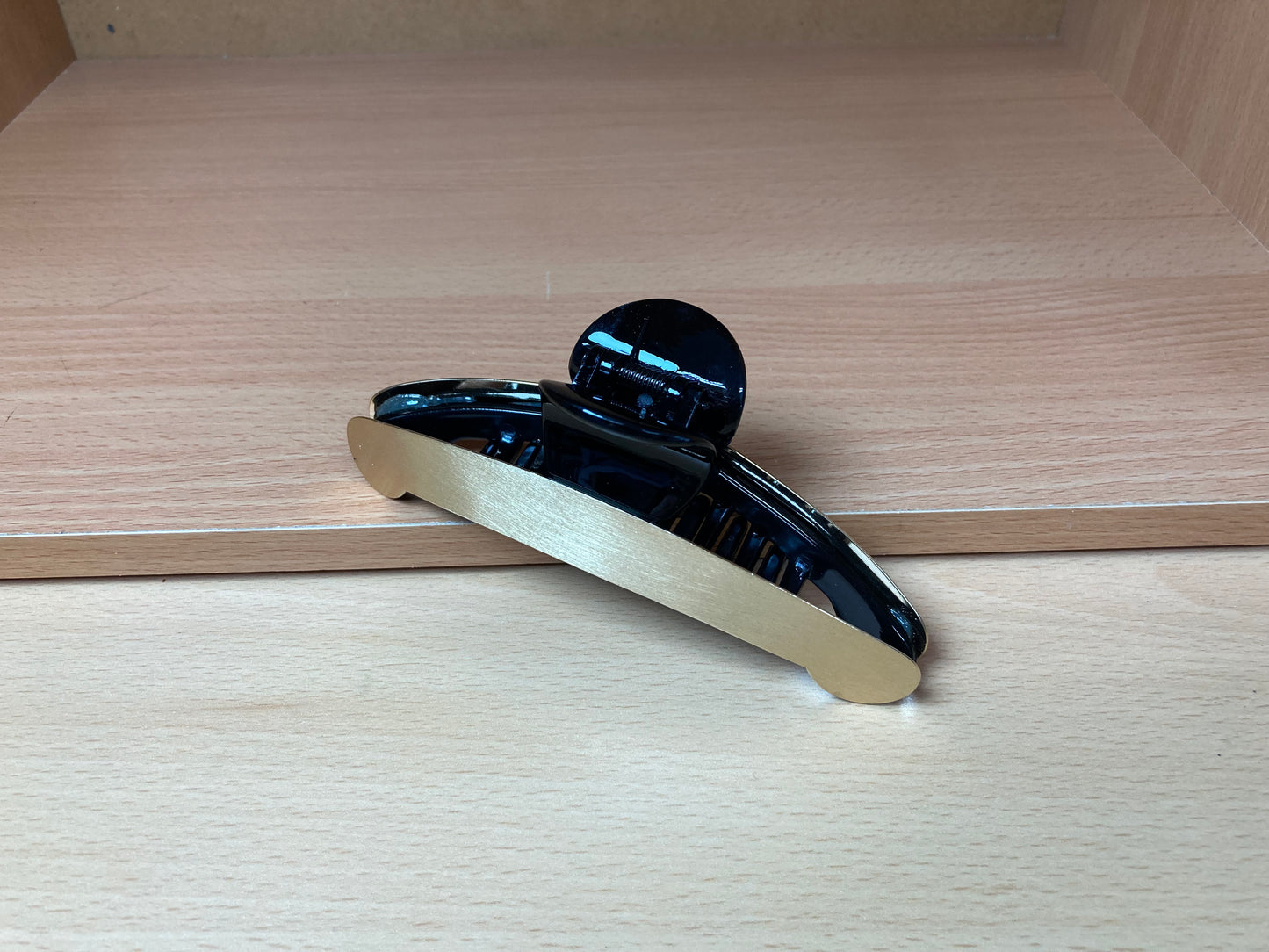 Tiny Treasures Seoul - Brushed Gold & Black Curved Edge Hair Claw View