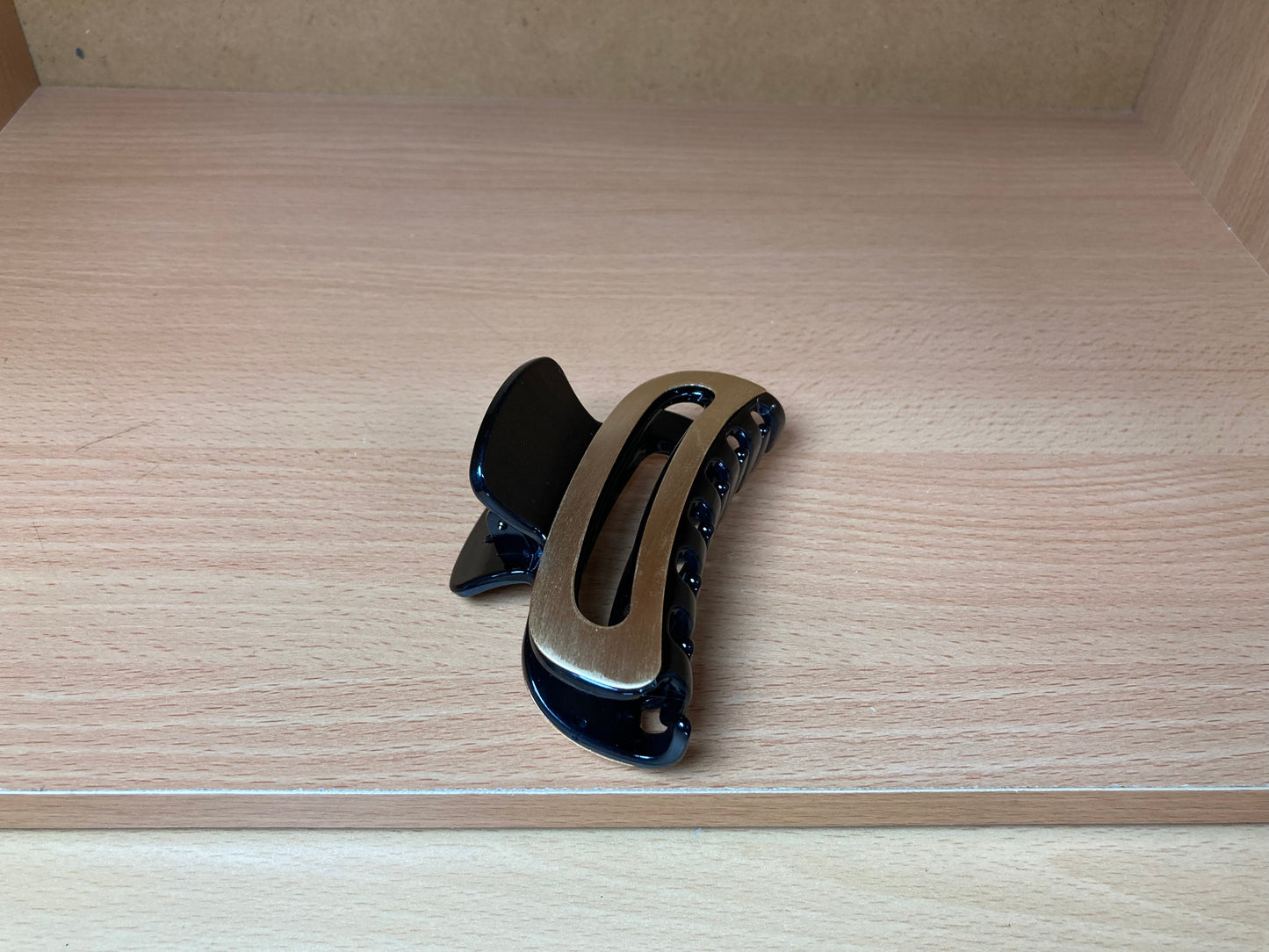 Tiny Treasures Seoul - Brushed Gold & Black Open Arc Hair Claw Front View 3
