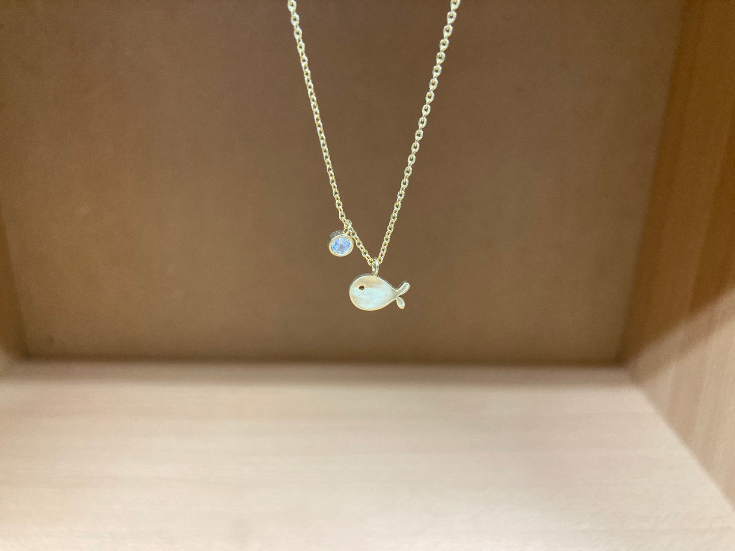 Tiny Treasures Seoul - Fish & Crystal Necklace (Gold) 9