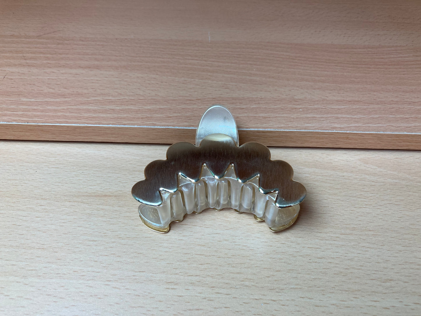 Tiny Treasures Seoul - Gold Scallop Hair Claw Front View 3
