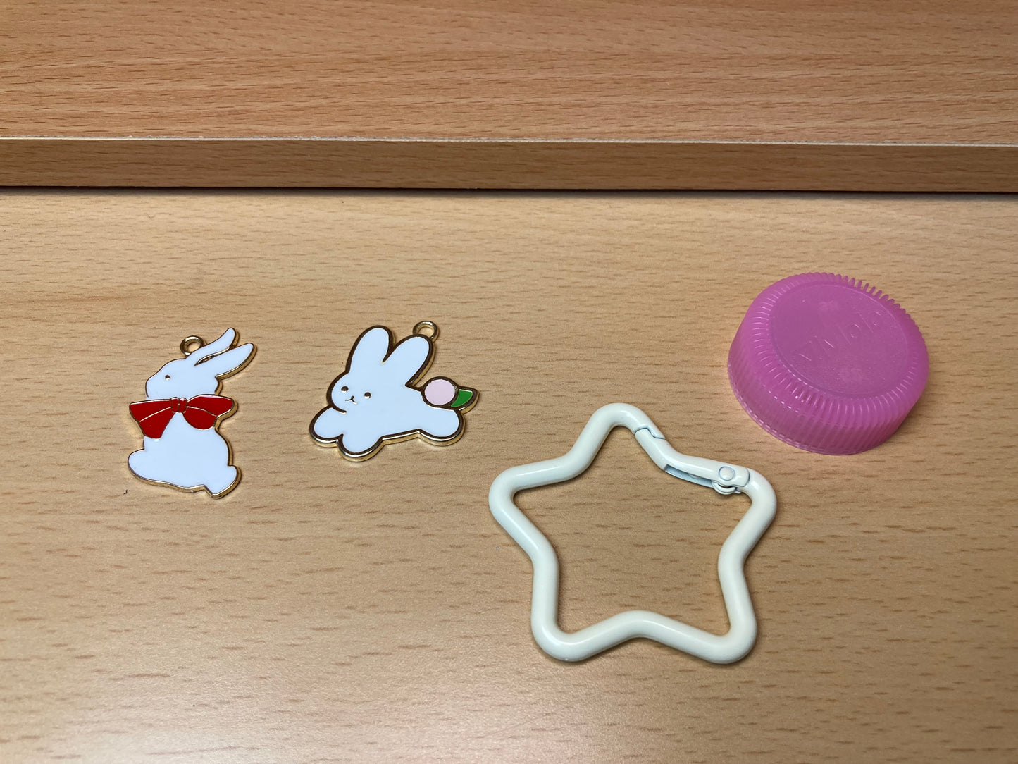 Tiny Treasures Seoul - Pale Yellow Star Shape Holder Key Ring