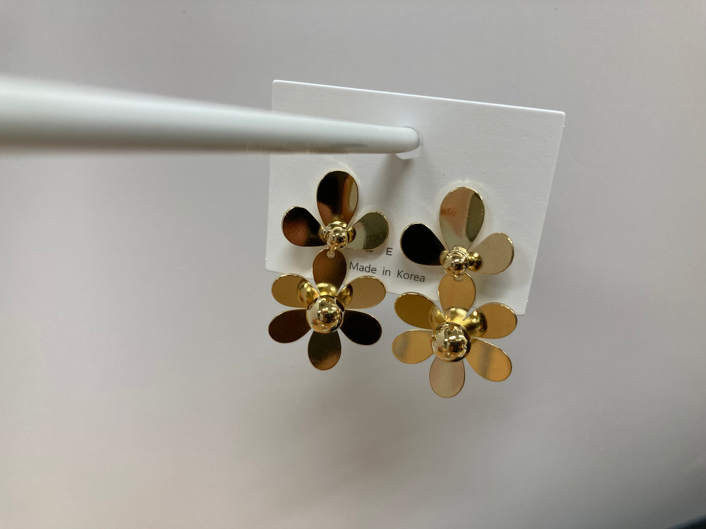 Tiny Treasures Seoul - Petal Link Drop Earrings (Gold)