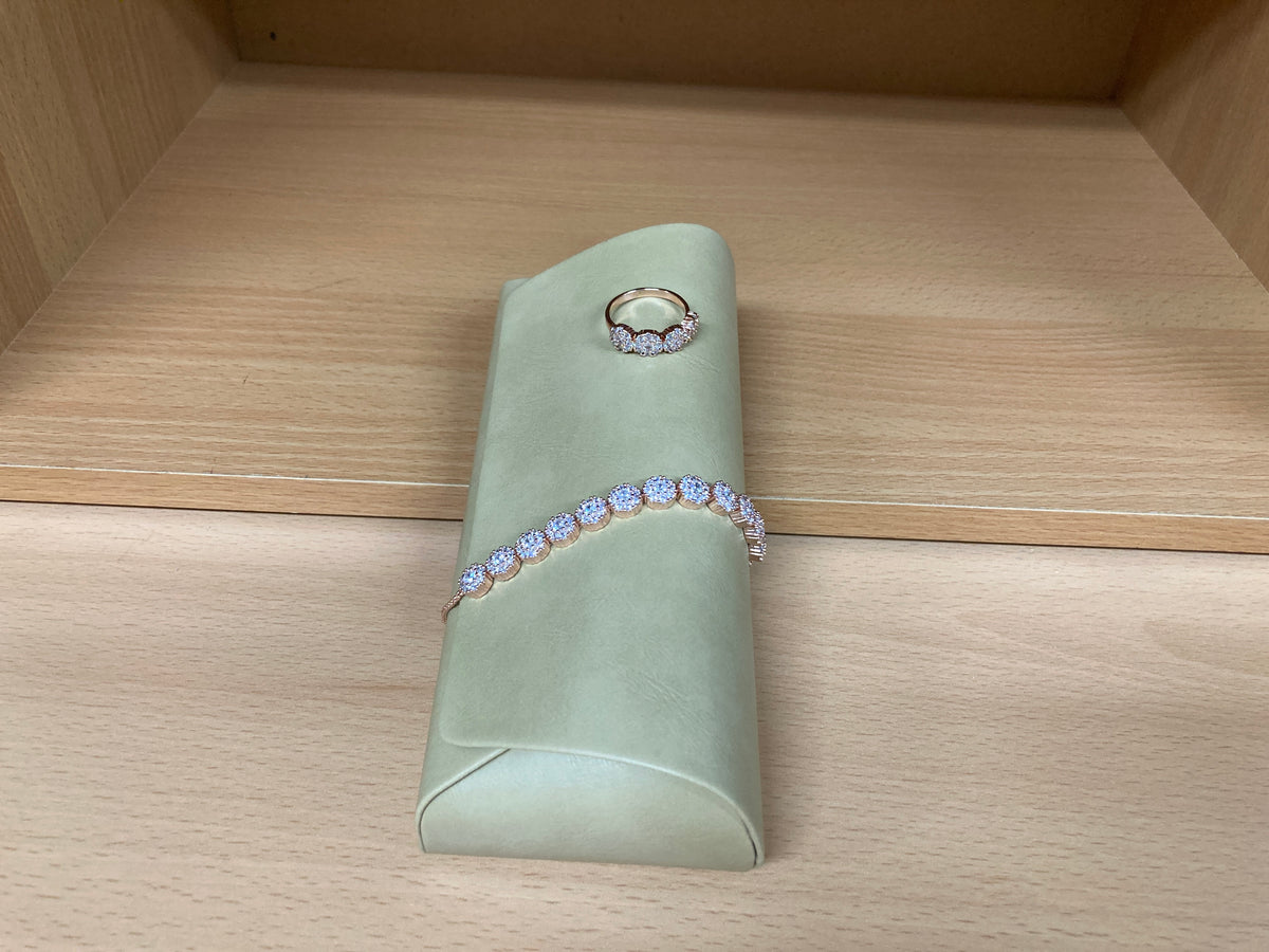 Tiny Treasures Seoul - 12 Round Zirconia Bracelet & 4 Round Zirconia Ring Set (Rose Gold) 7
