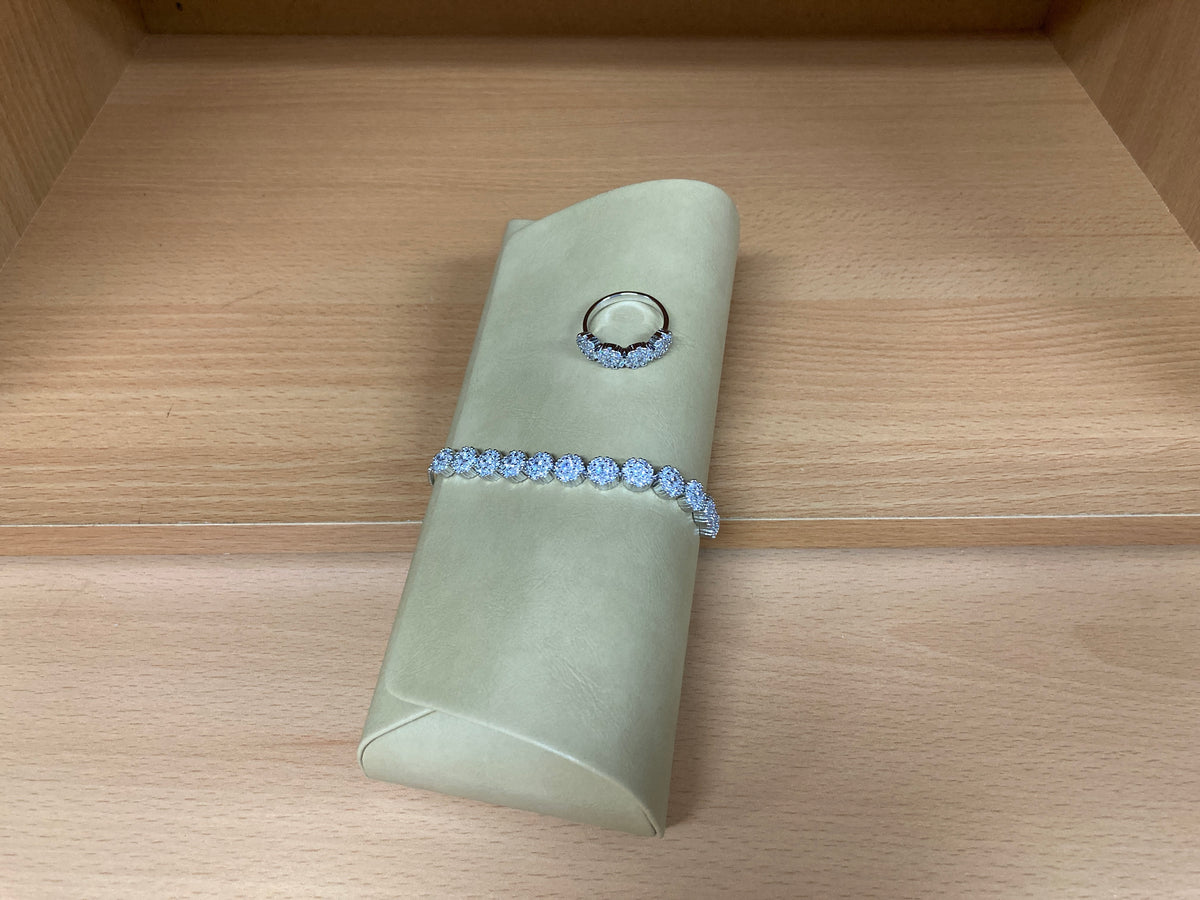 12 Round Zirconia Bracelet & 4 Round Zirconia Ring Set (Silver)