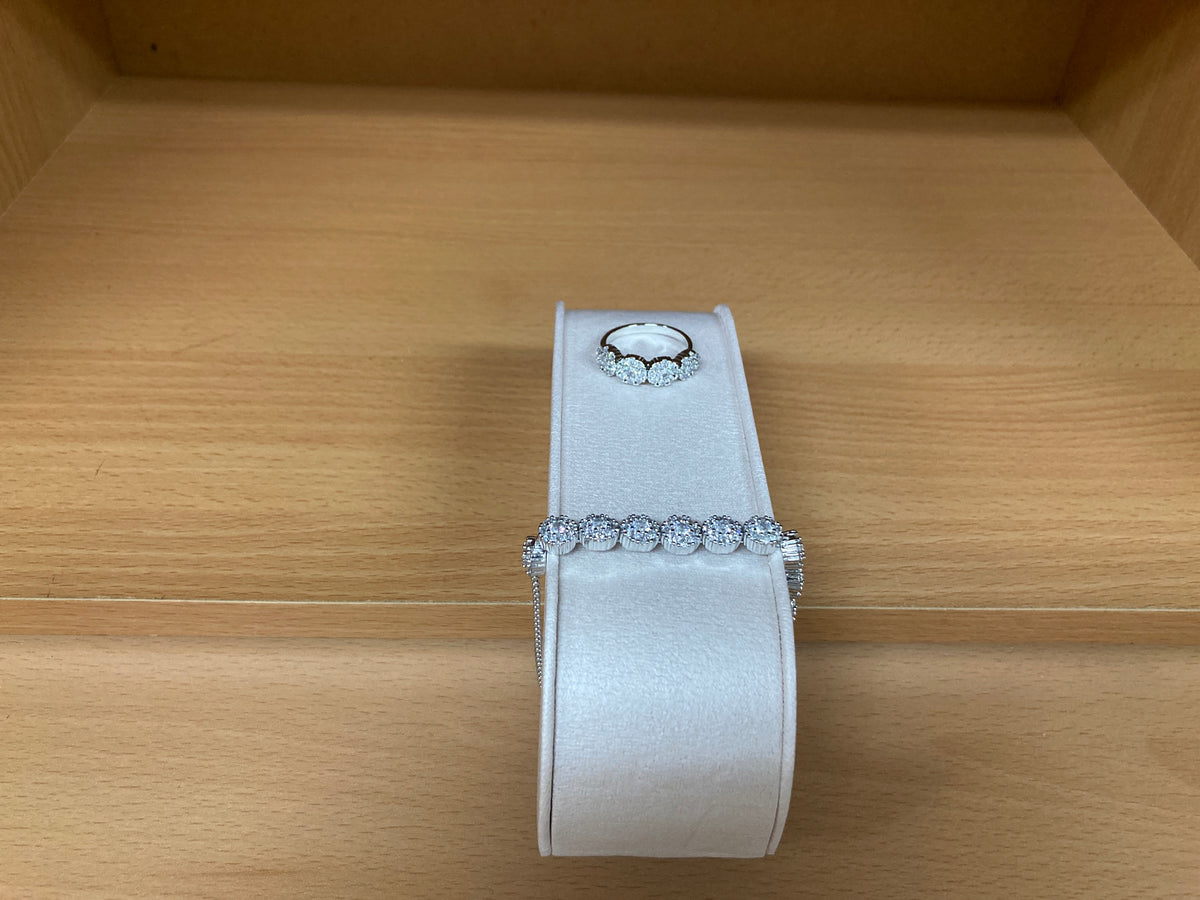 12 Round Zirconia Bracelet & 4 Round Zirconia Ring Set (Silver)
