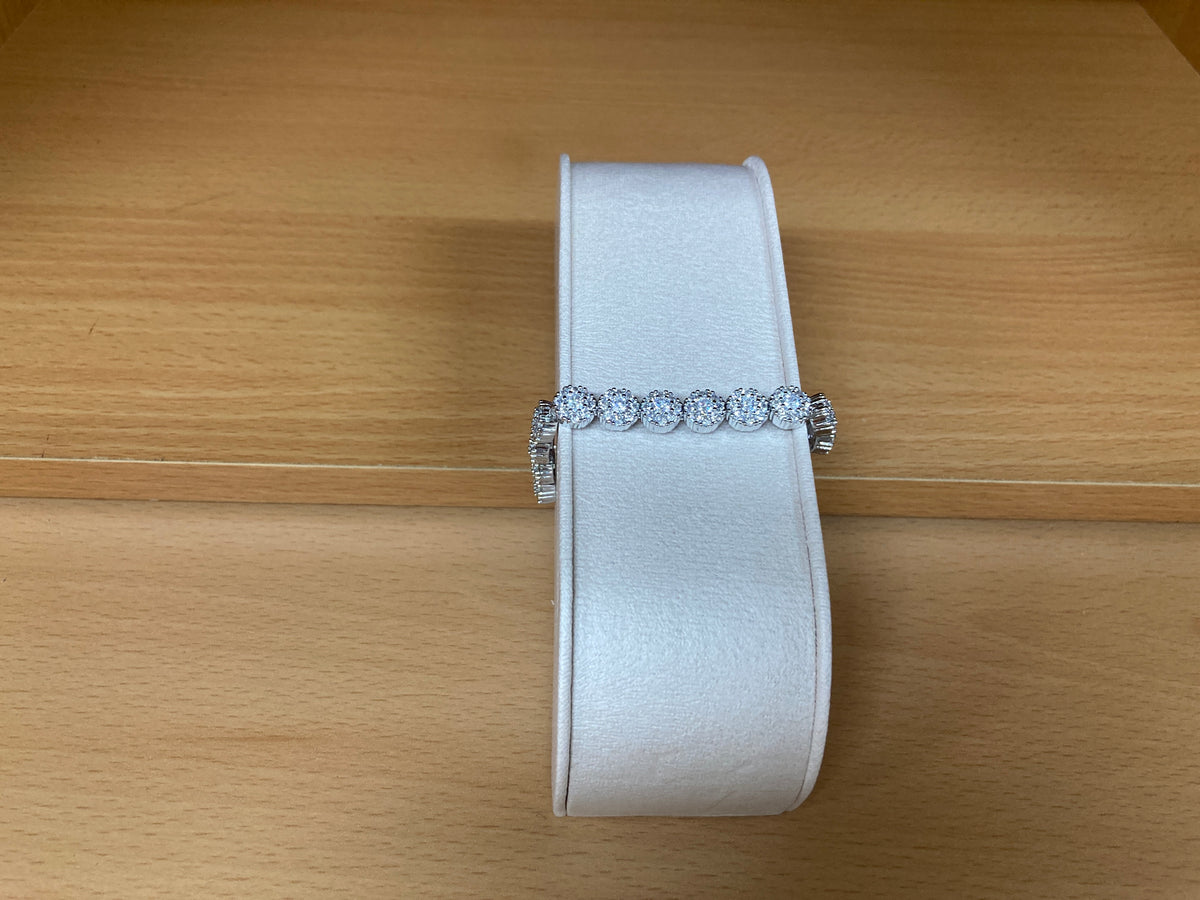 12 Round Zirconia Bracelet & 4 Round Zirconia Ring Set (Silver)