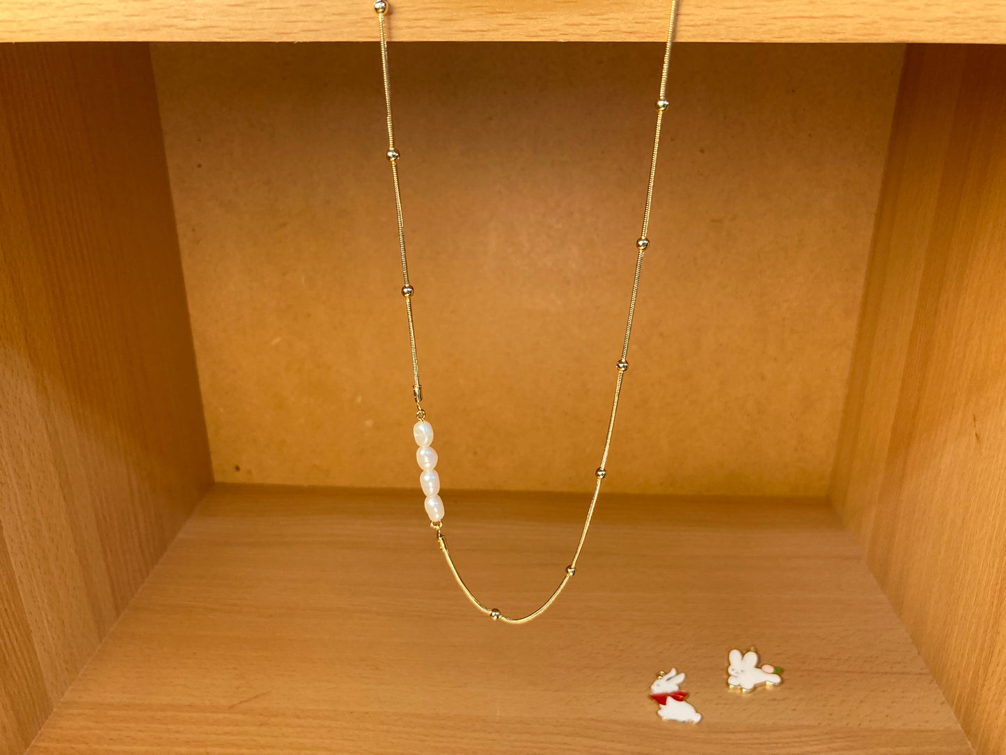 Asymmetric Faux Pearl Gold Chain Necklace