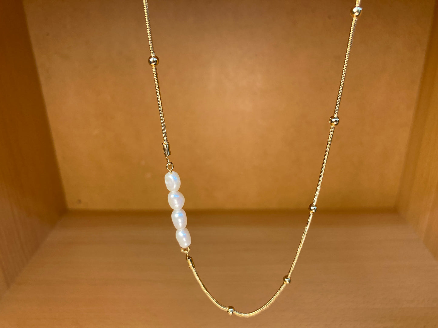 Asymmetric Faux Pearl Gold Chain Necklace