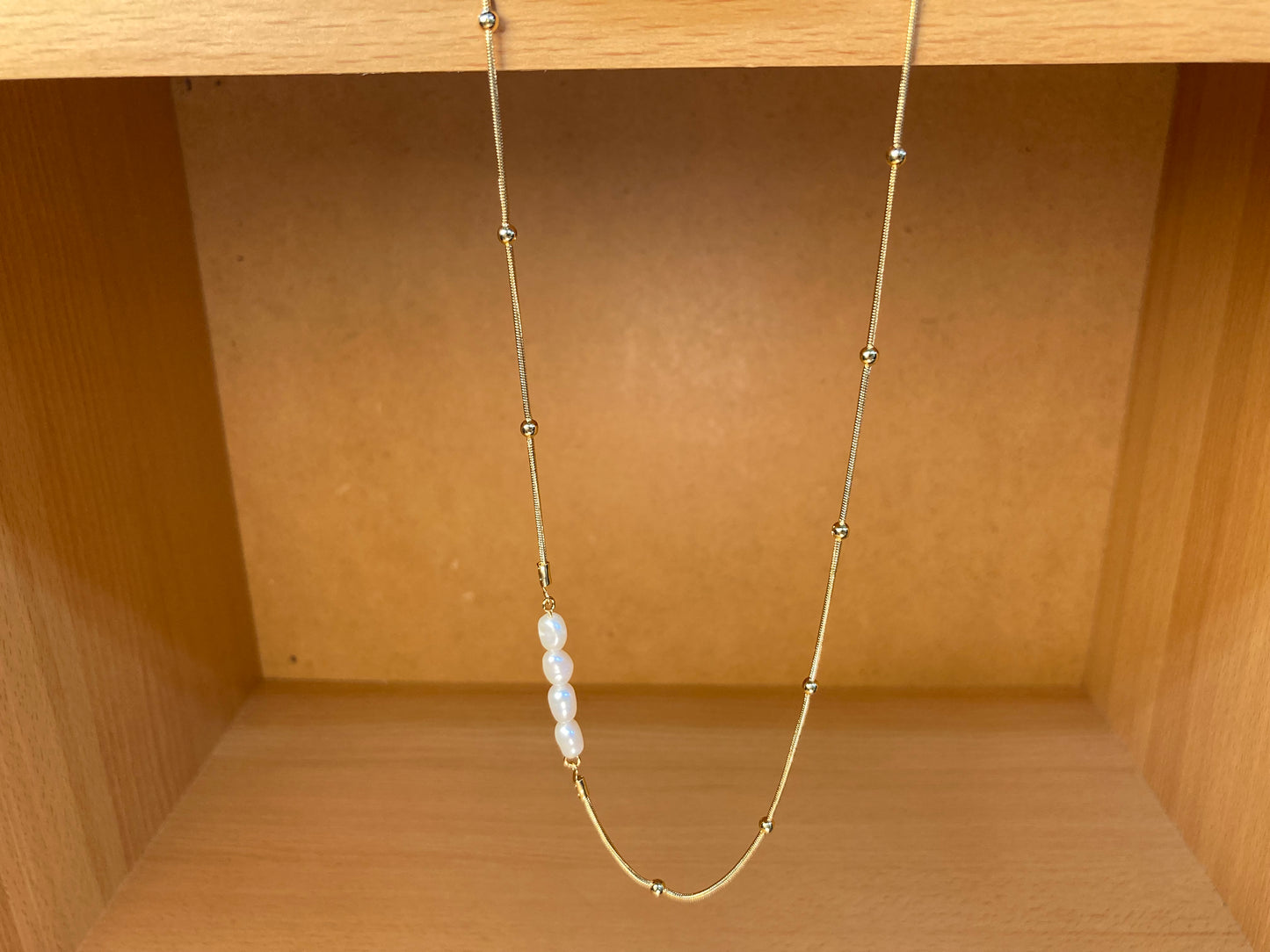 Asymmetric Faux Pearl Gold Chain Necklace