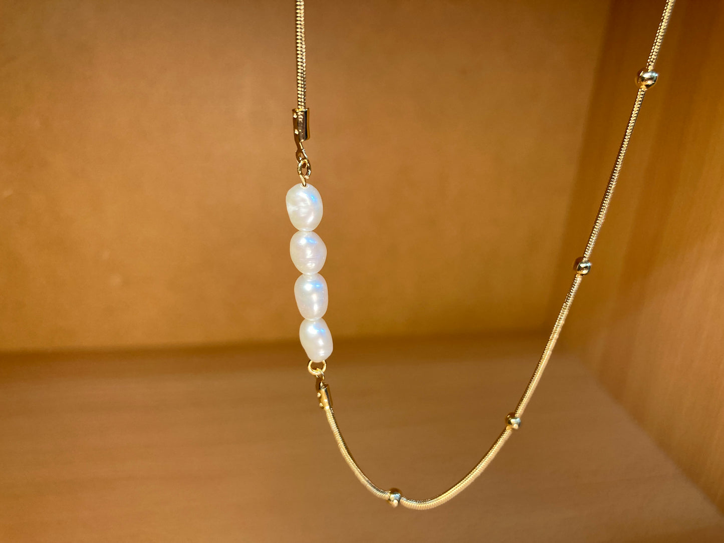 Asymmetric Faux Pearl Gold Chain Necklace