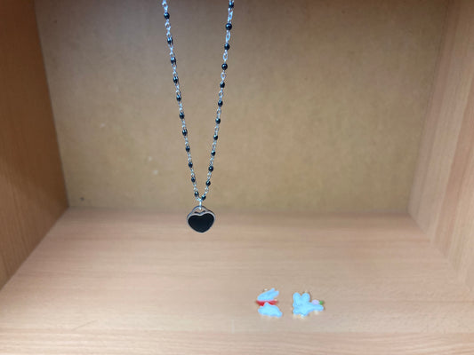 Black Beaded Chain Heart Necklace