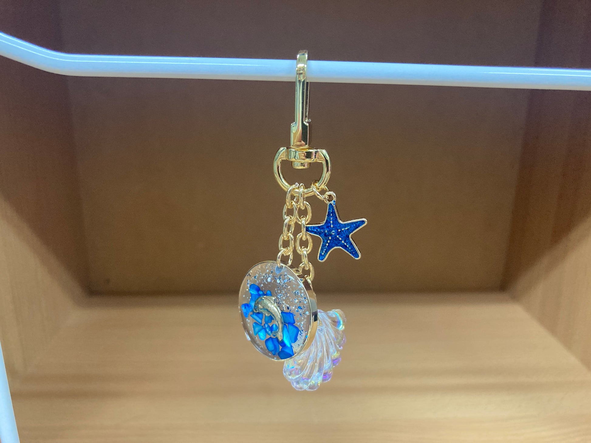 Tiny Treasures Seoul - Blue Starfish, Shell & Dolphin Glitter Bag Charm 12