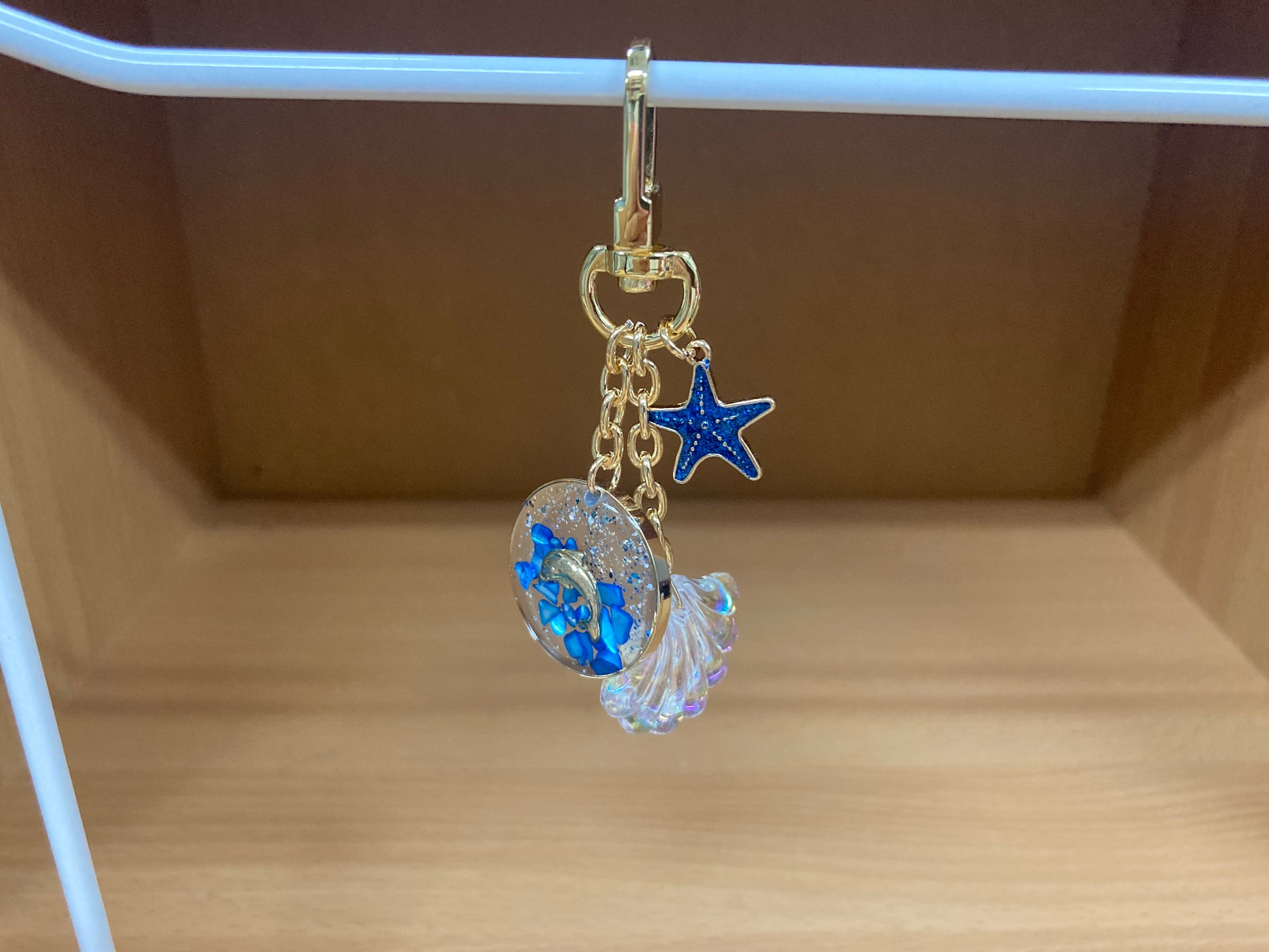Tiny Treasures Seoul - Blue Starfish, Shell & Dolphin Glitter Bag Charm 2