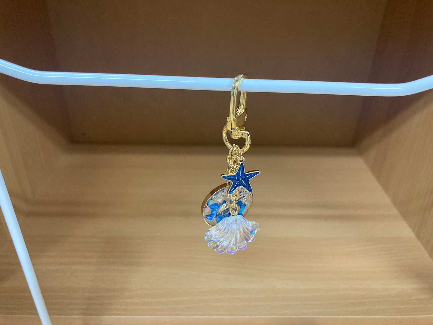 Tiny Treasures Seoul - Blue Starfish, Shell & Dolphin Glitter Bag Charm 6