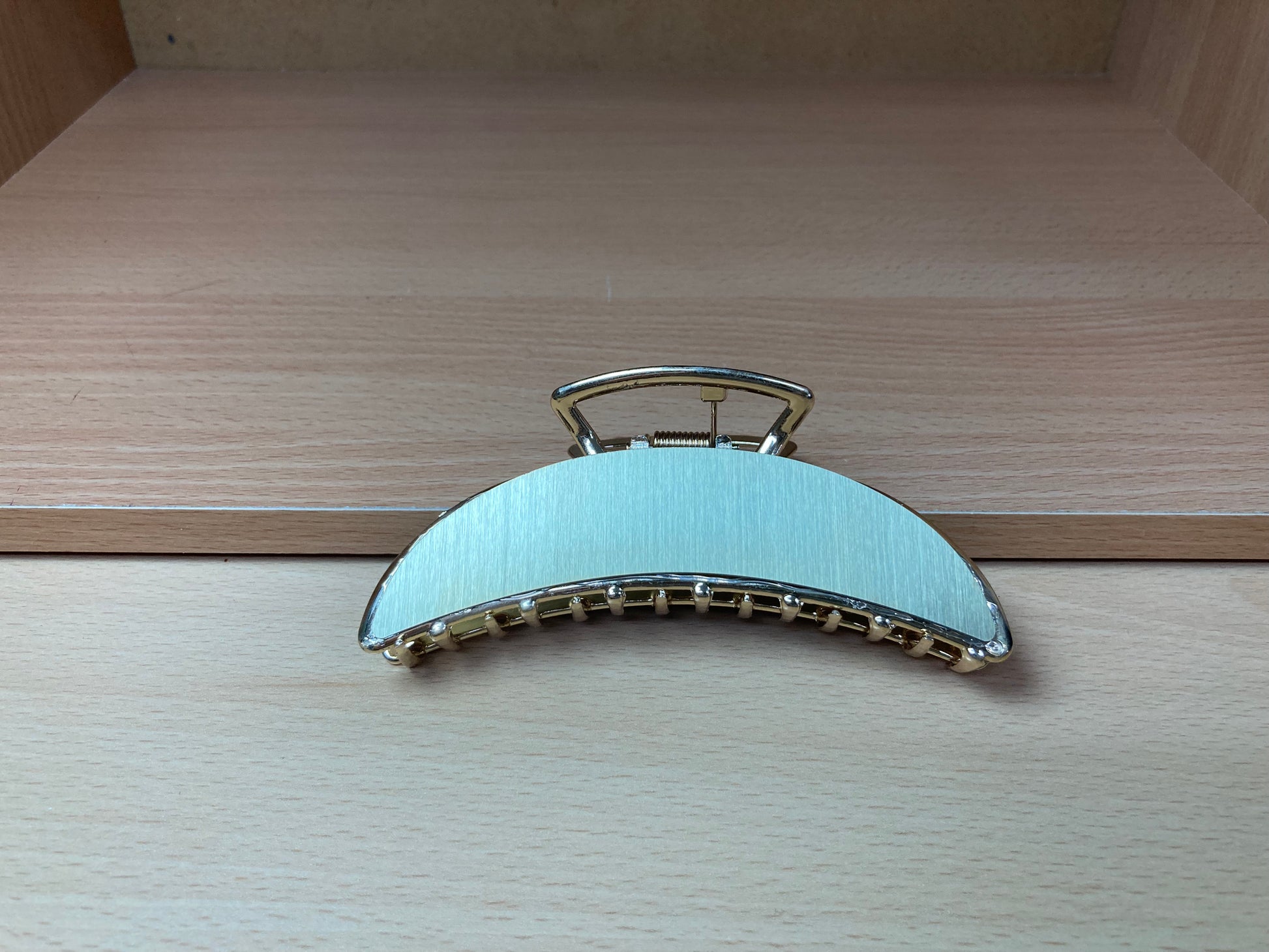Tiny Treasures Seoul - Brushed Gold Arc Hair Claw