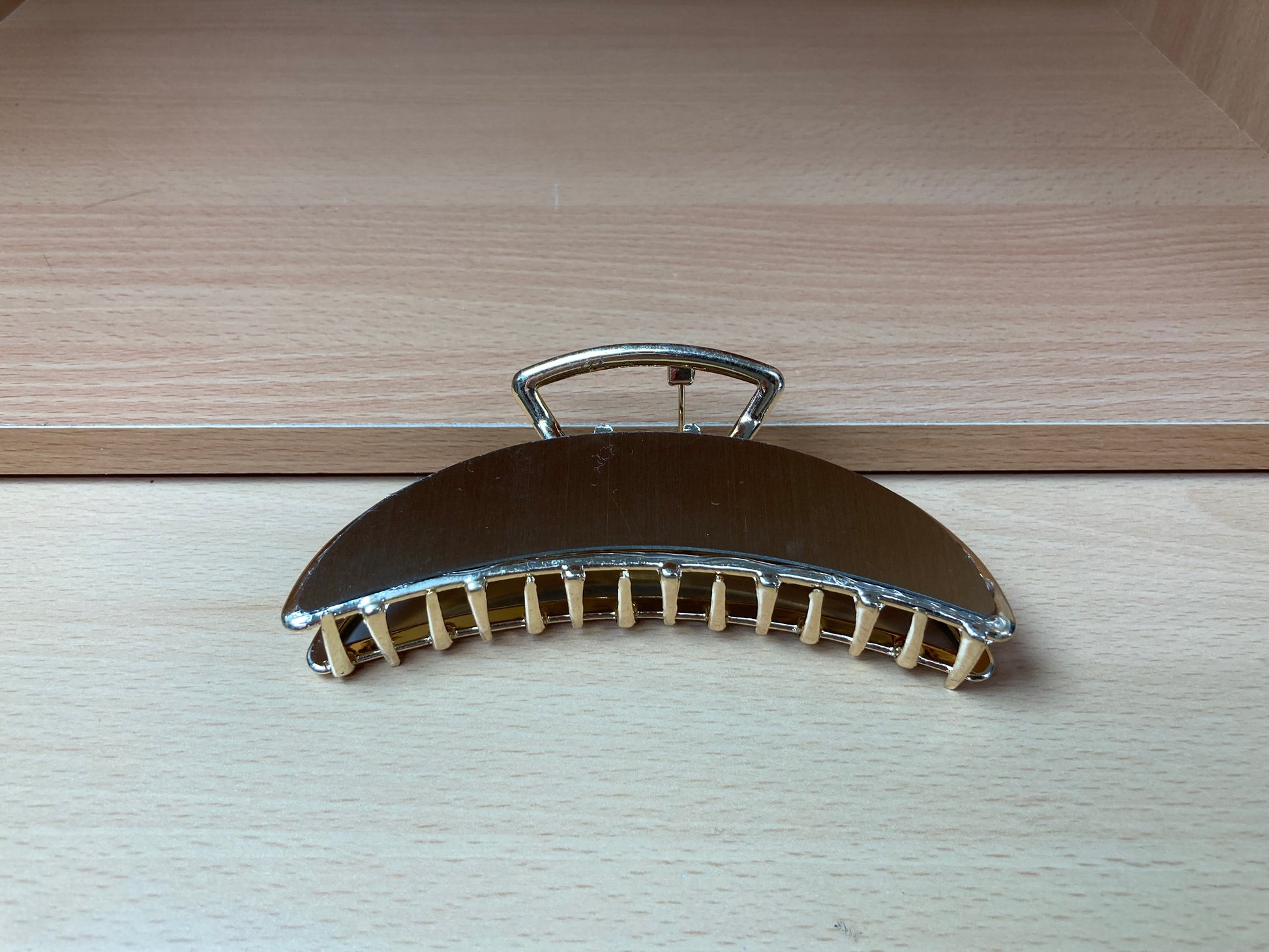 Tiny Treasures Seoul - Brushed Gold Arc Hair Claw Side View