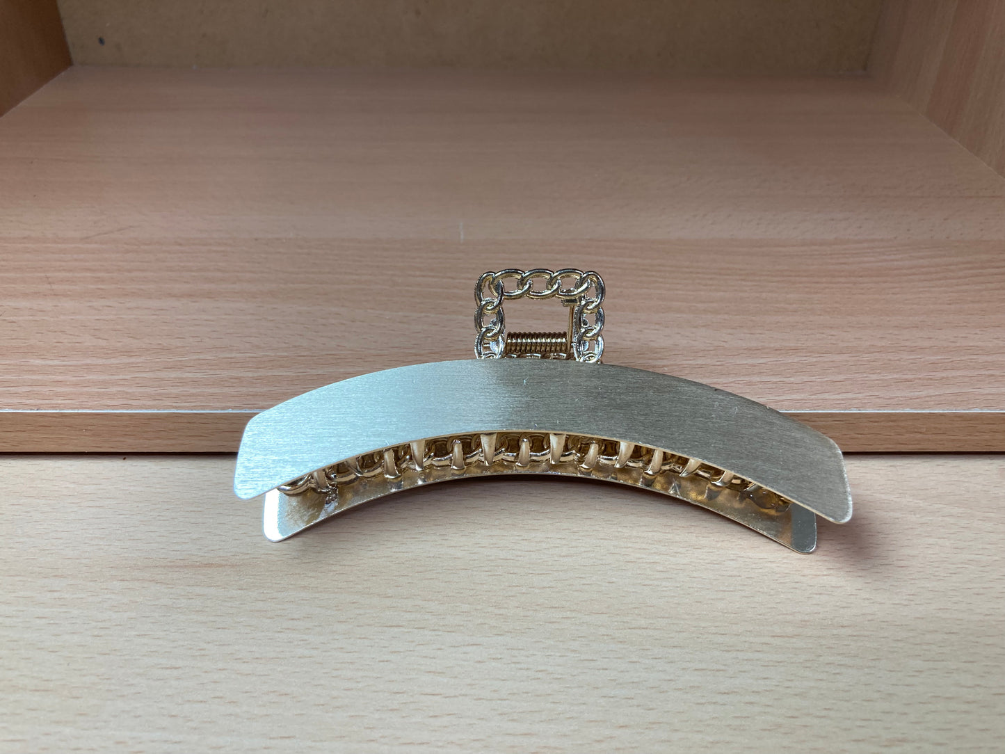 Tiny Treasures Seoul - Brushed Gold Chain Handle Hair Claw