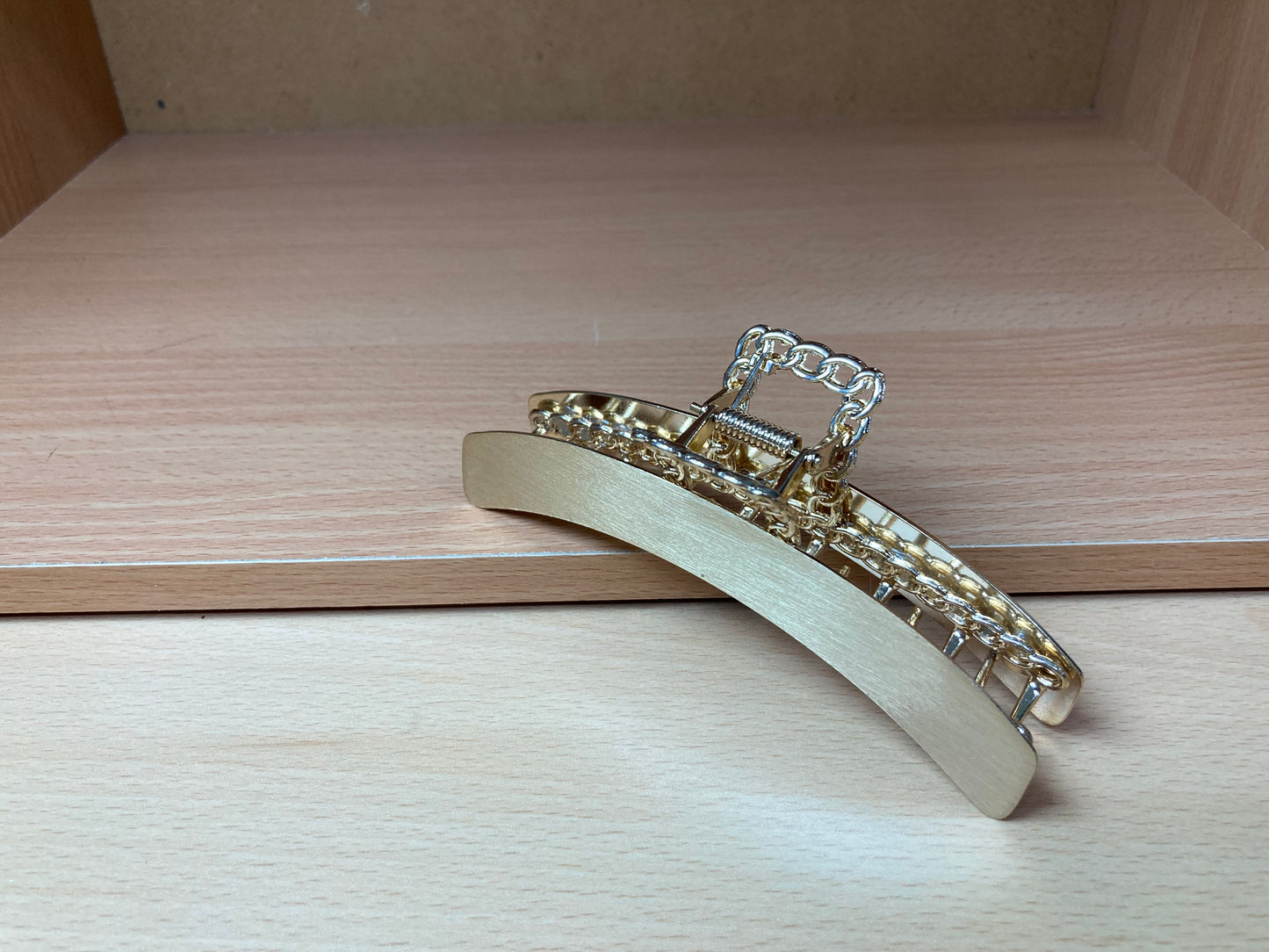 Tiny Treasures Seoul - Brushed Gold Chain Handle Hair Claw Side View