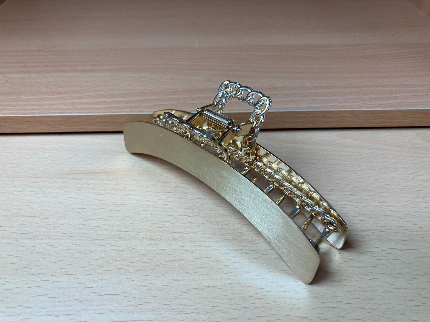 Tiny Treasures Seoul - Brushed Gold Chain Handle Hair Claw Top View