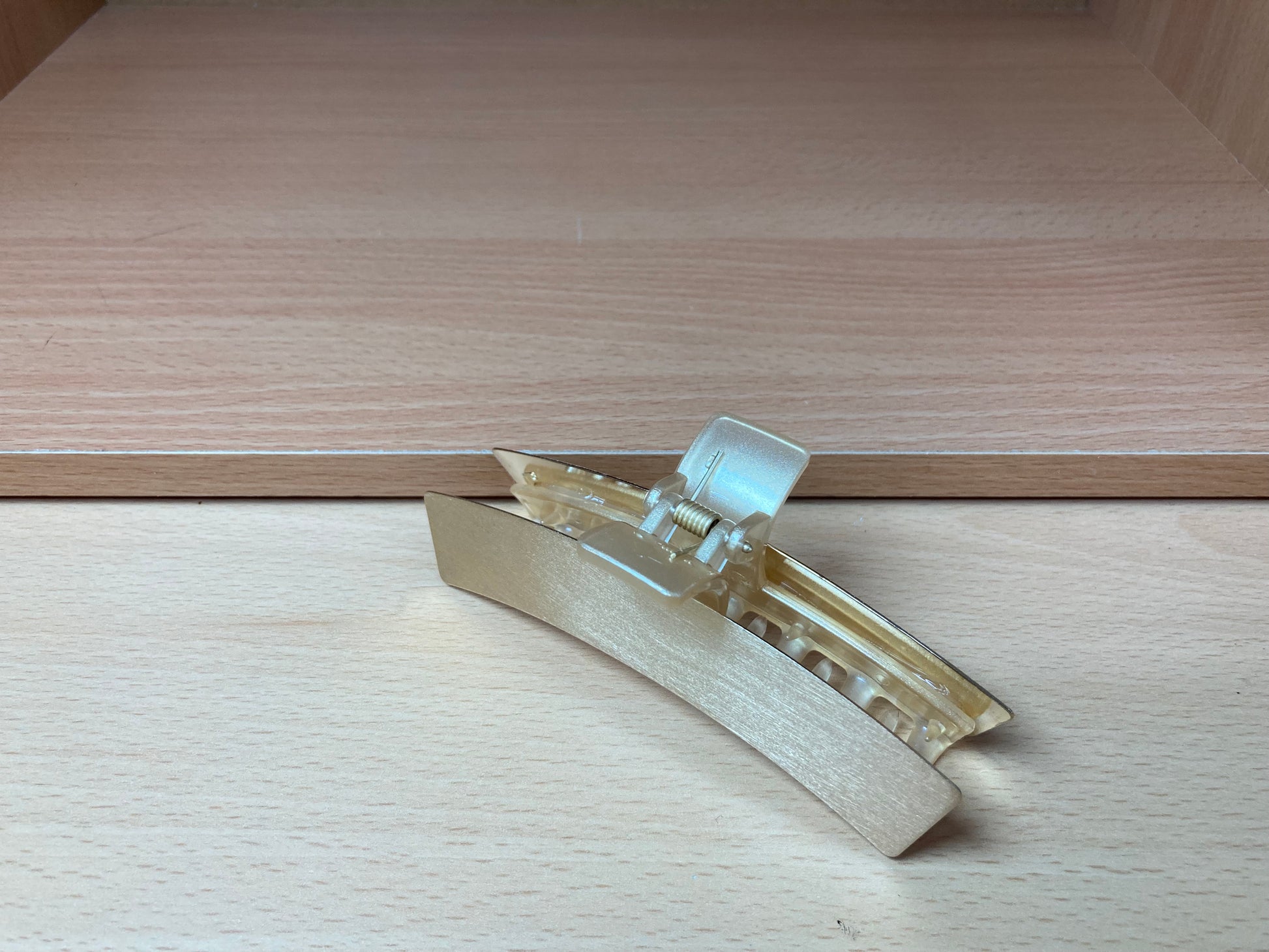 Tiny Treasures Seoul - Brushed Gold Curved Bar Hair Claw Top View
