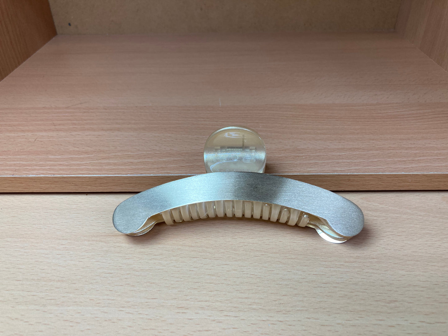Tiny Treasures Seoul - Brushed Gold Curved Edge Hair Claw