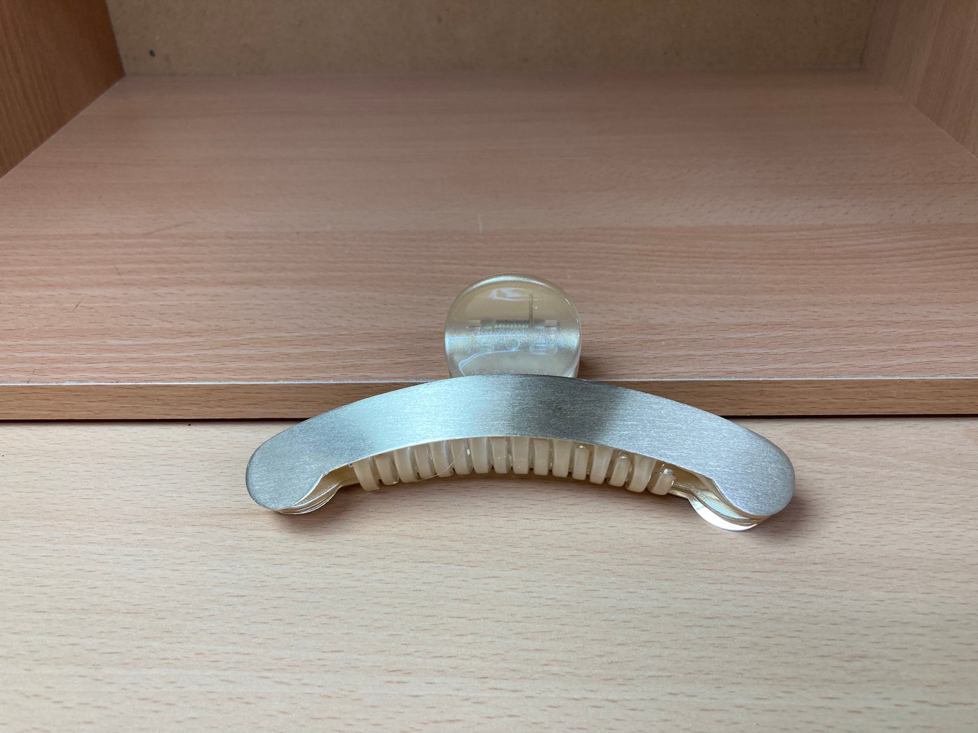 Tiny Treasures Seoul - Brushed Gold Curved Edge Hair Claw