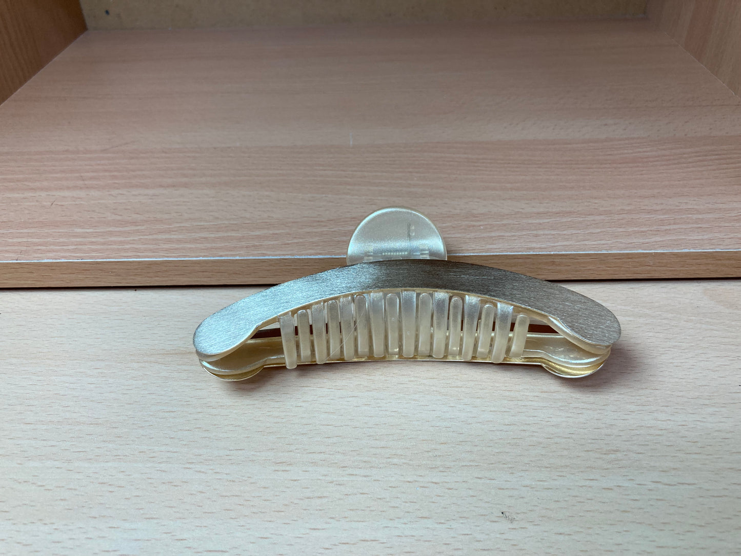 Tiny Treasures Seoul - Brushed Gold Curved Edge Hair Claw Side View