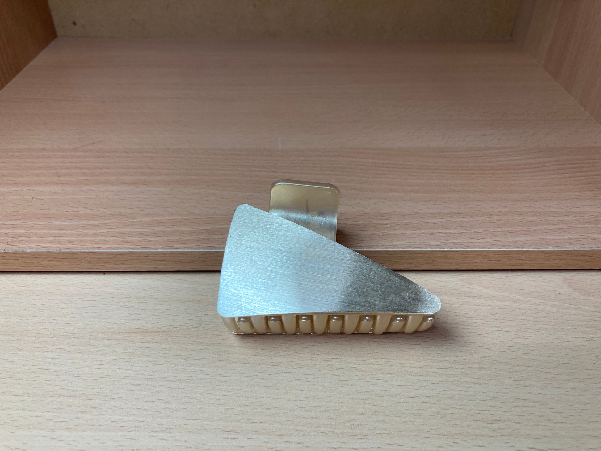 Tiny Treasures Seoul - Brushed Gold Geometric Hair Claw