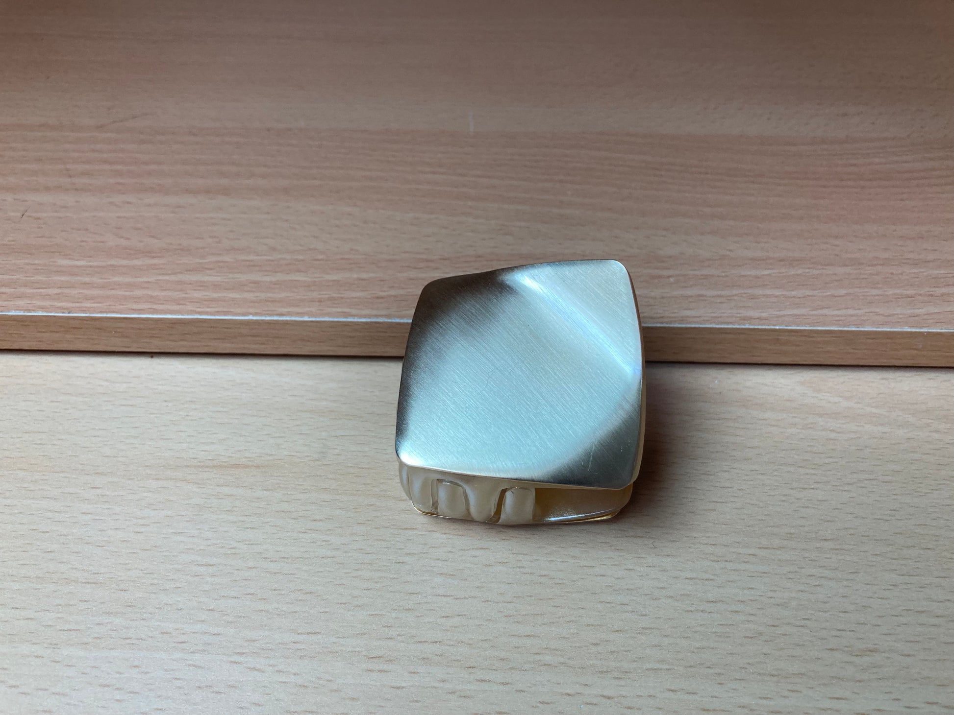 Tiny Treasures Seoul - Brushed Gold Geometric Mini Hair Claw View