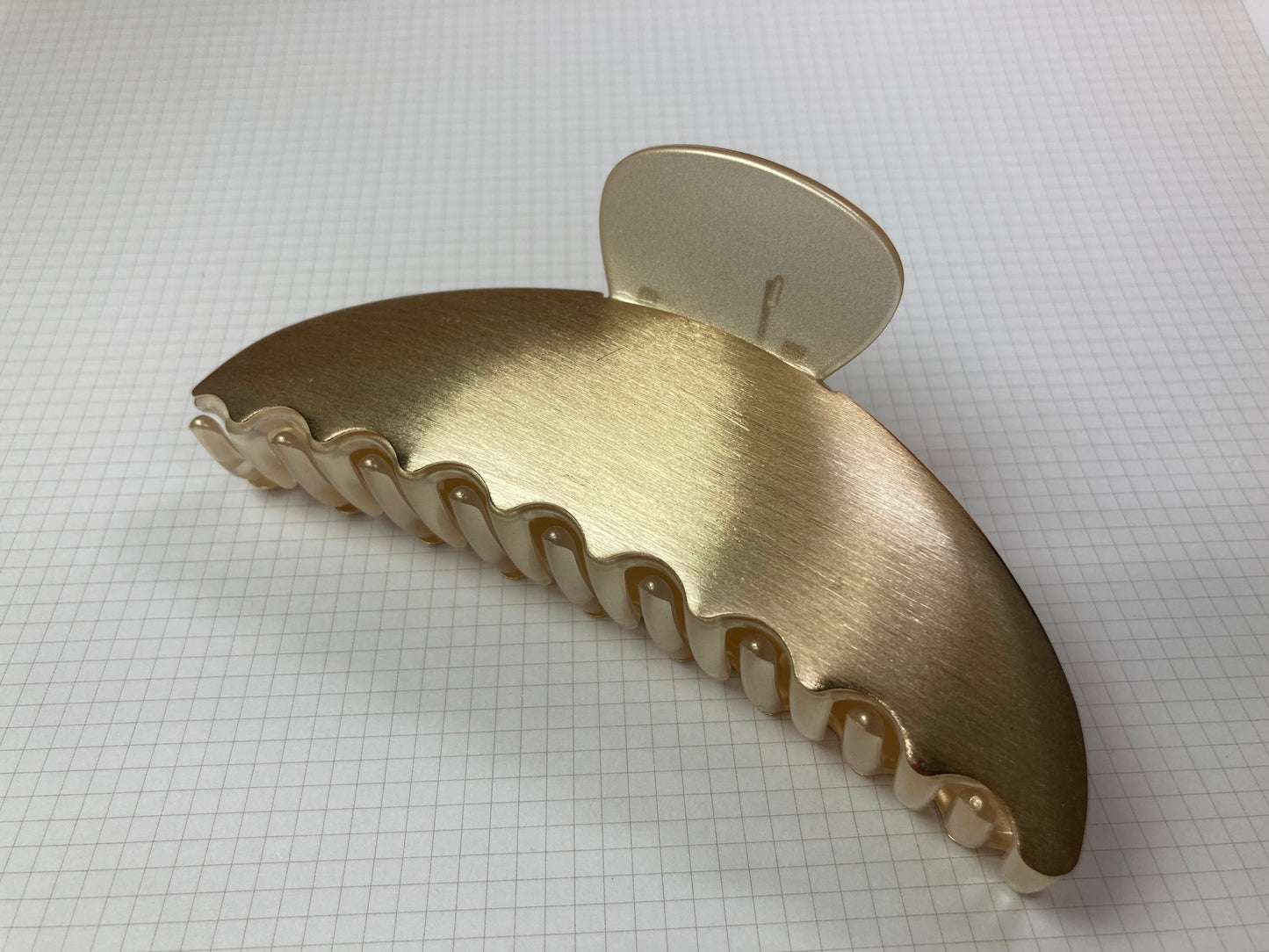 Tiny Treasures Seoul - Brushed Gold Half Moon Hair Claw Detail View 3