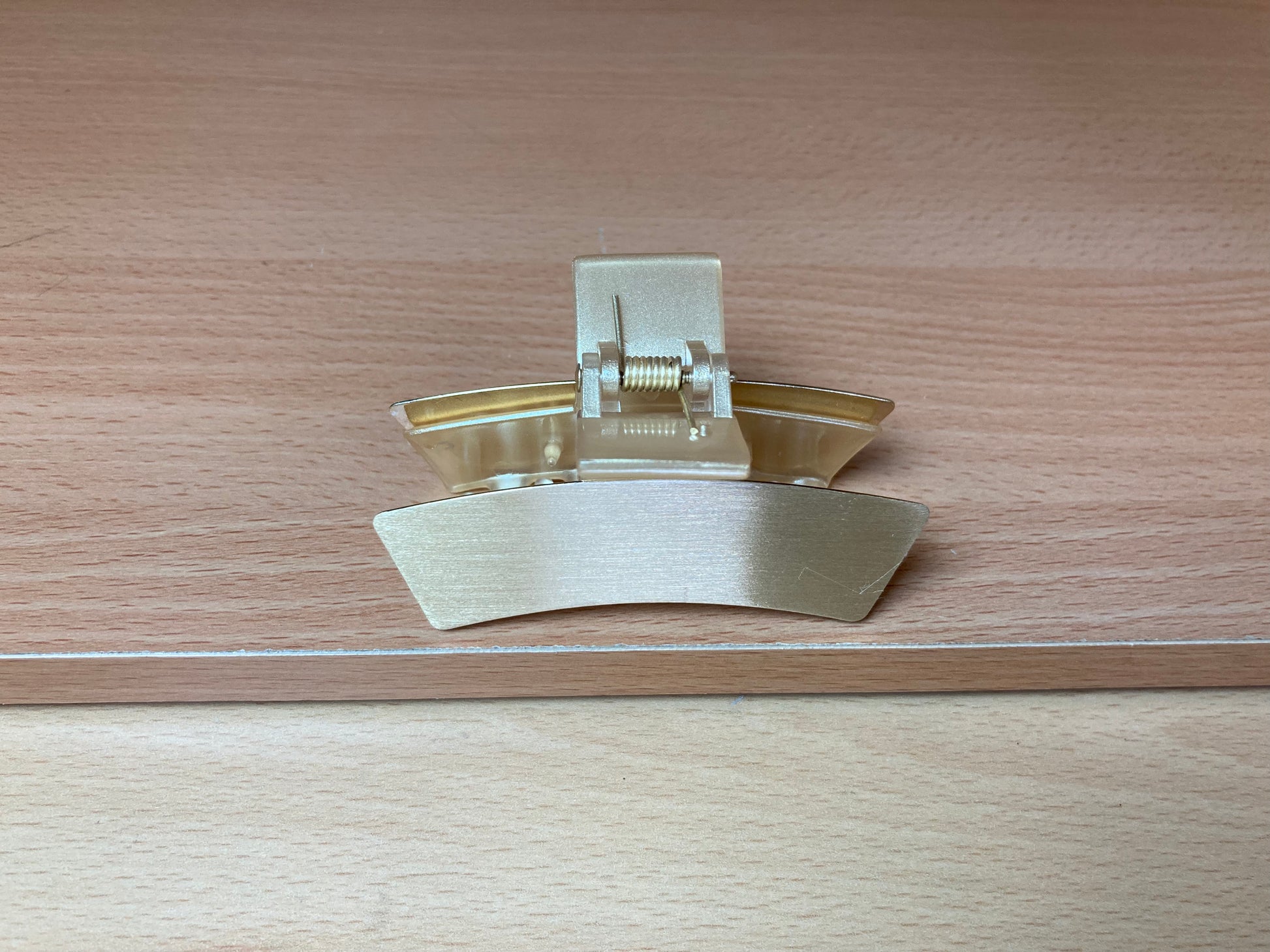 Tiny Treasures Seoul - Brushed Gold Mini Curved Bar Hair Claw Detail View