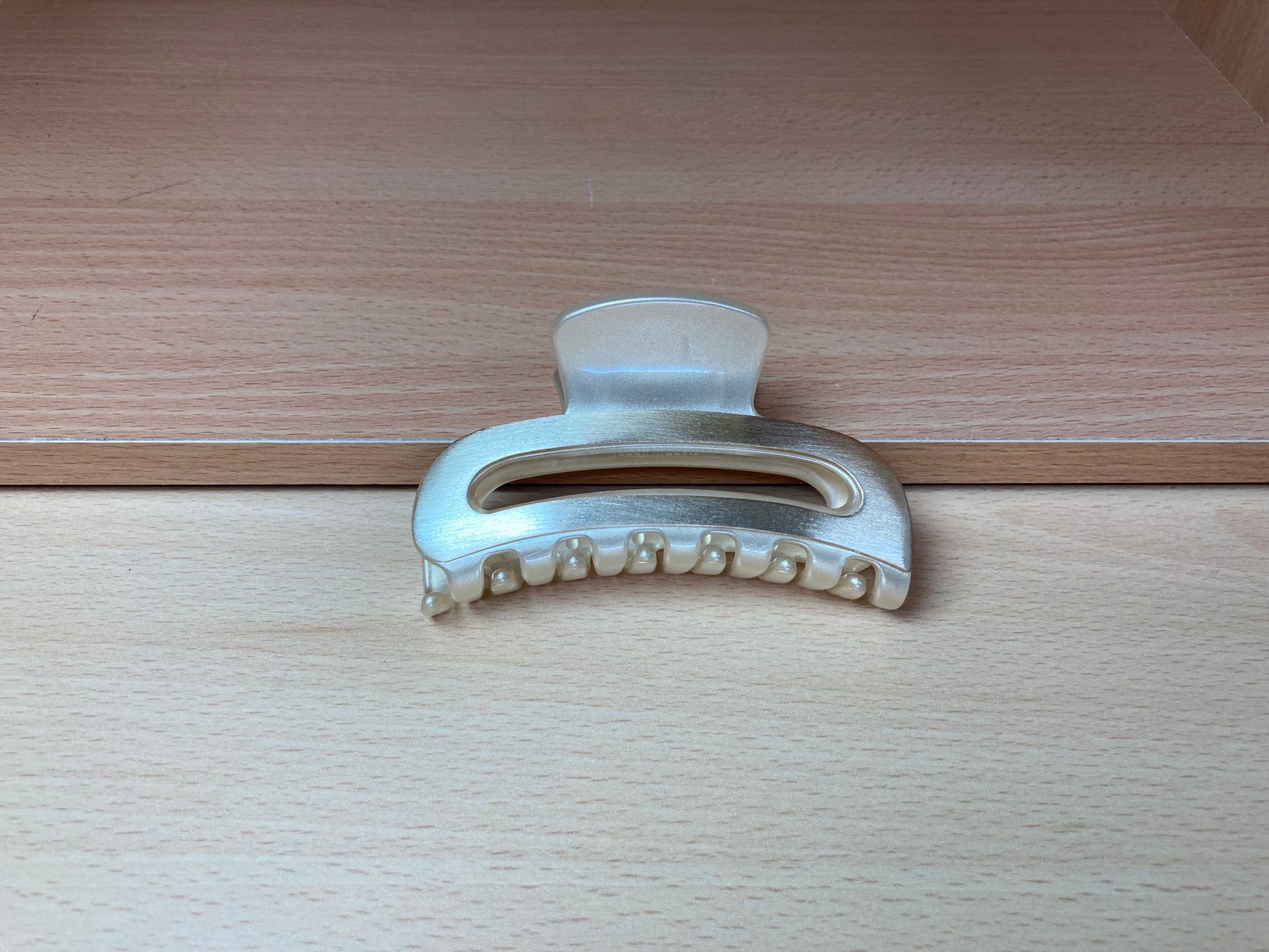 Tiny Treasures Seoul - Brushed Gold Open Arc Hair Claw
