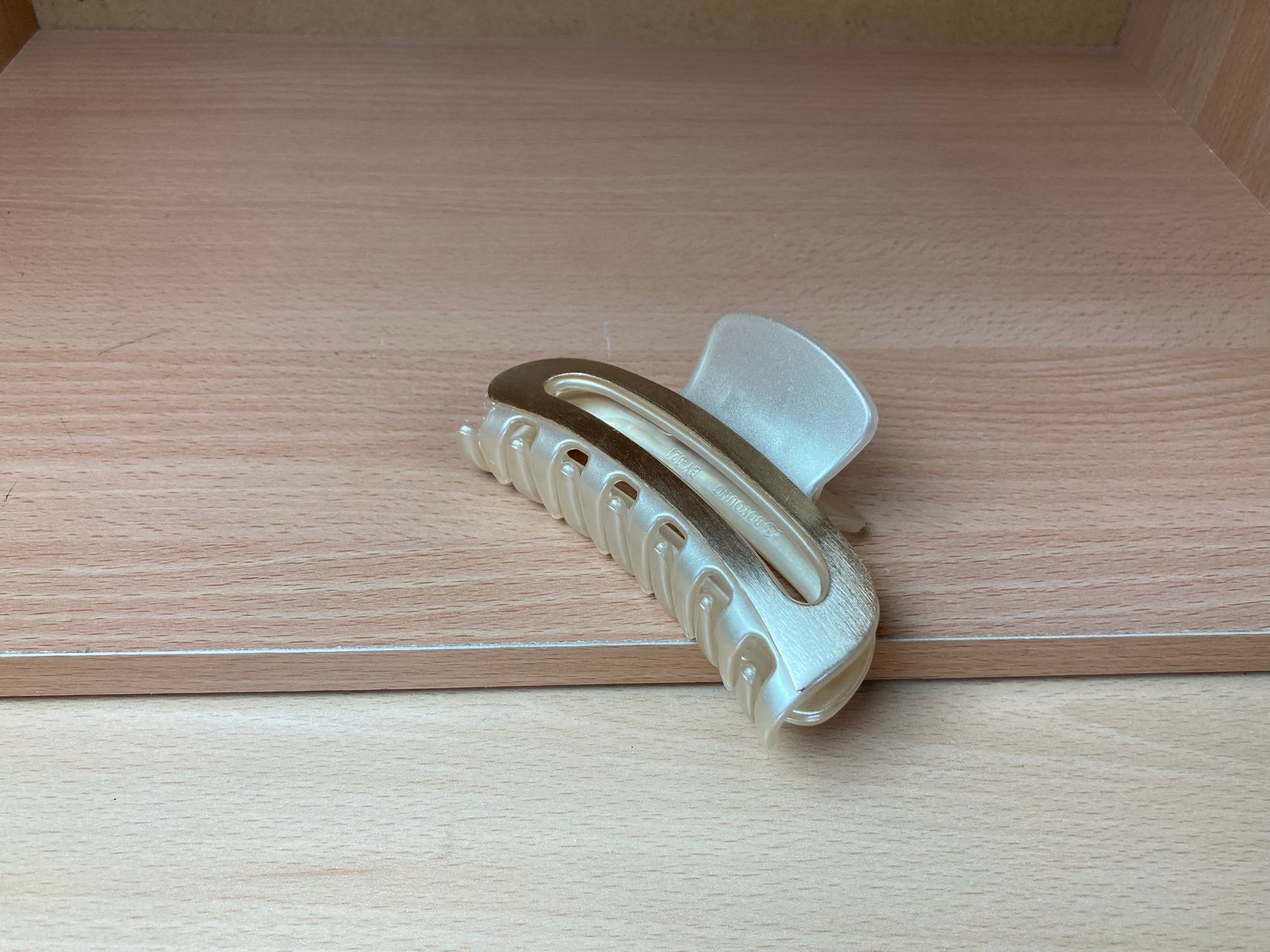 Tiny Treasures Seoul - Brushed Gold Open Arc Hair Claw View