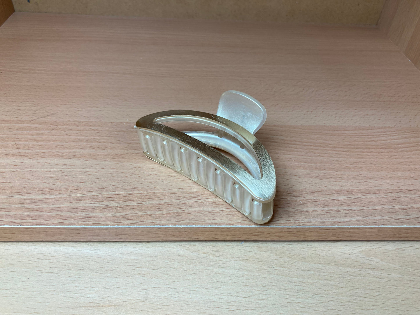 Tiny Treasures Seoul - Brushed Gold Open Oval Hair Claw Side View 2