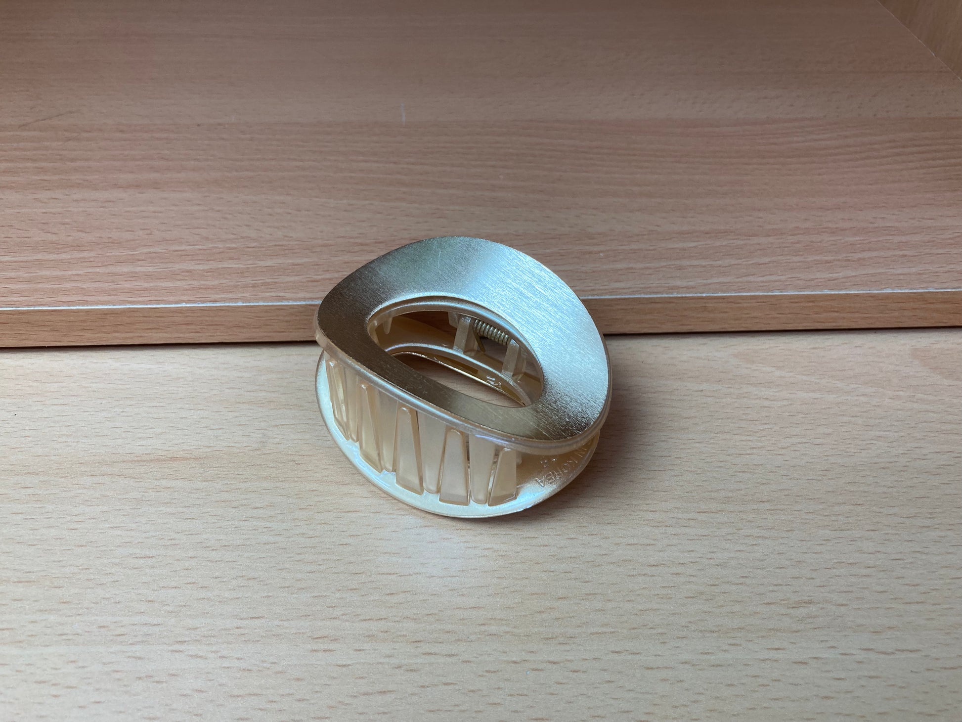 Tiny Treasures Seoul - Brushed Gold Open Oval Mini Hair Claw Side View