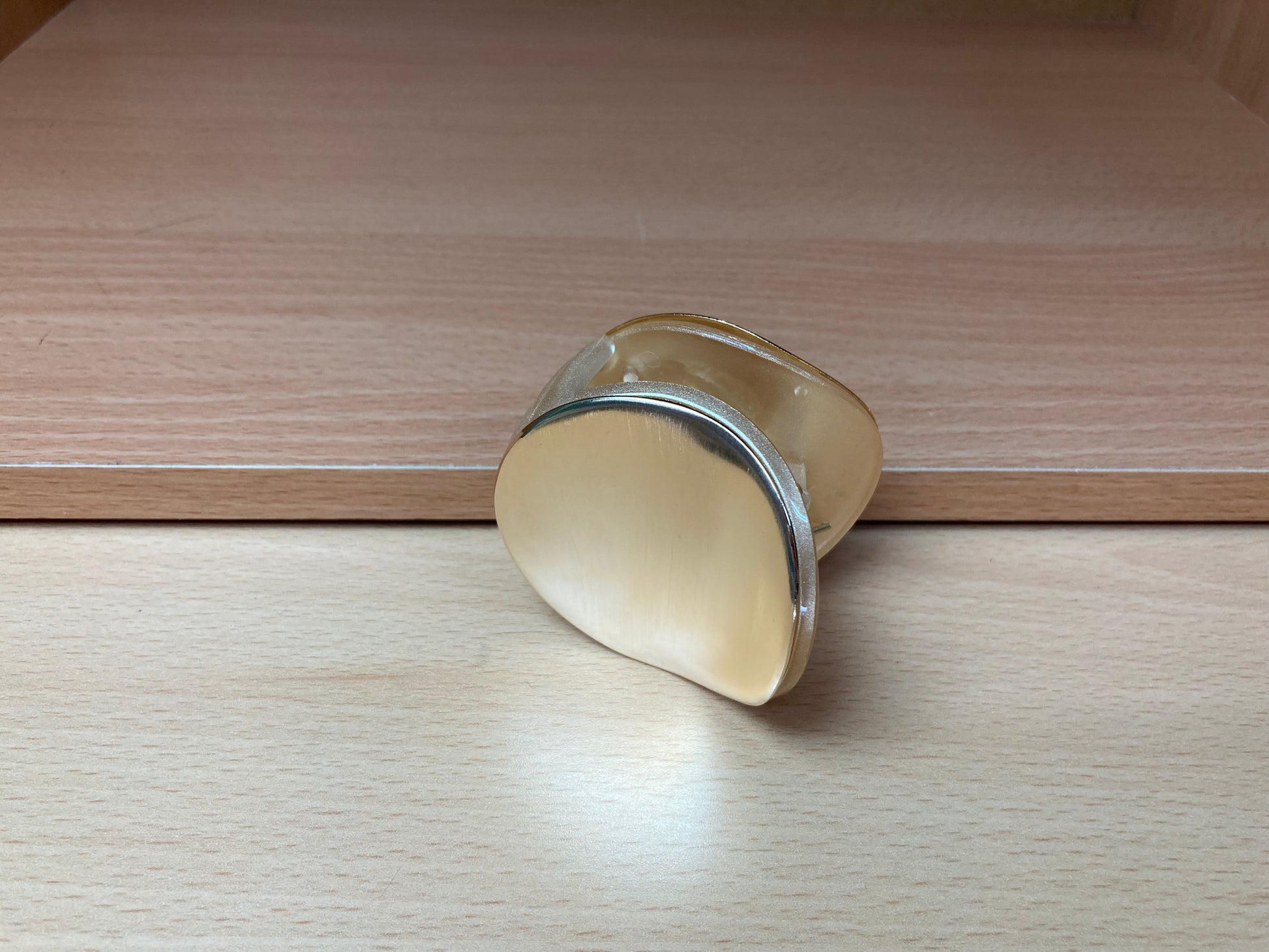 Tiny Treasures Seoul - Brushed Gold Pebble Mini Hair Claw