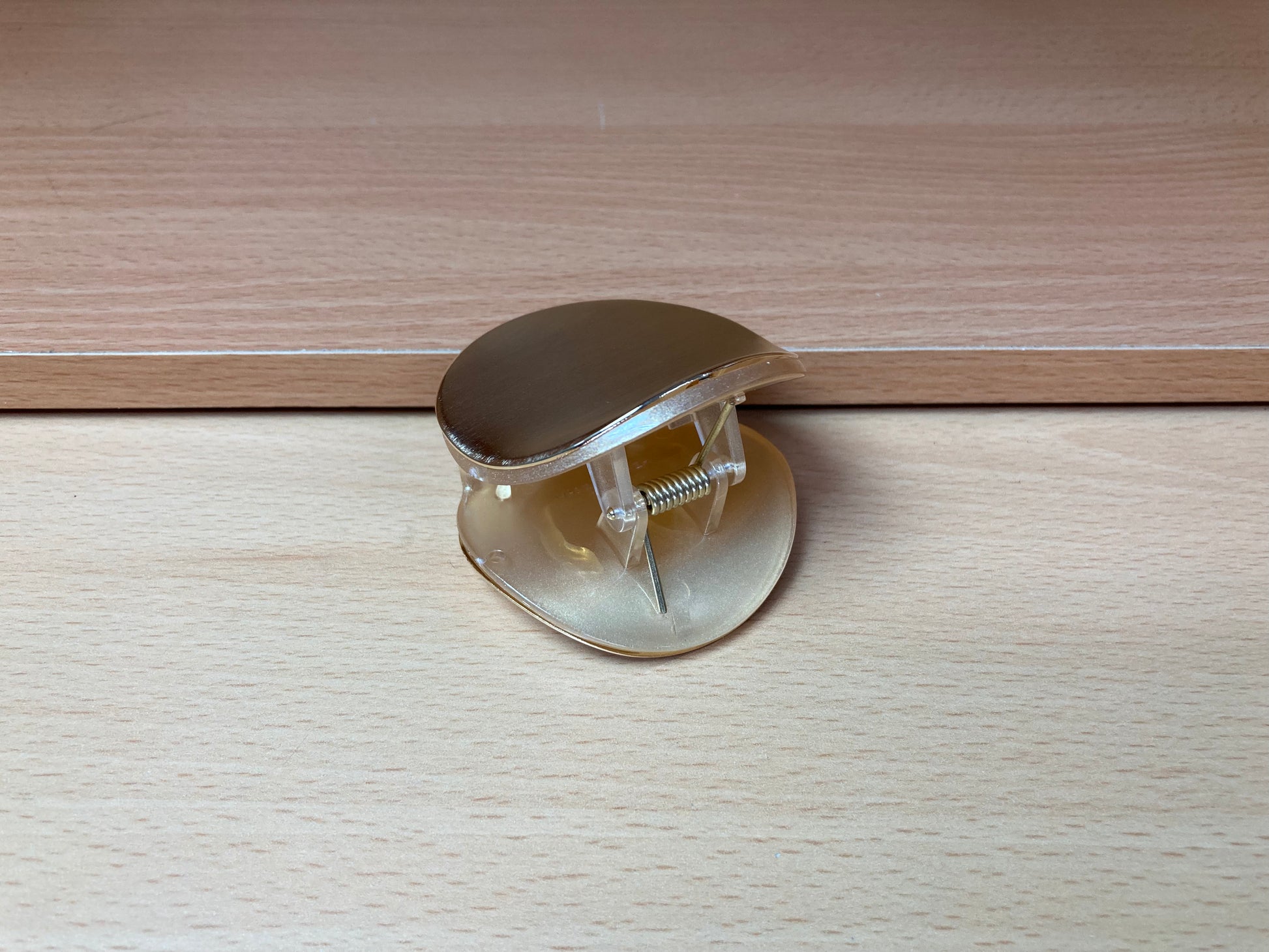 Tiny Treasures Seoul - Brushed Gold Pebble Mini Hair Claw View