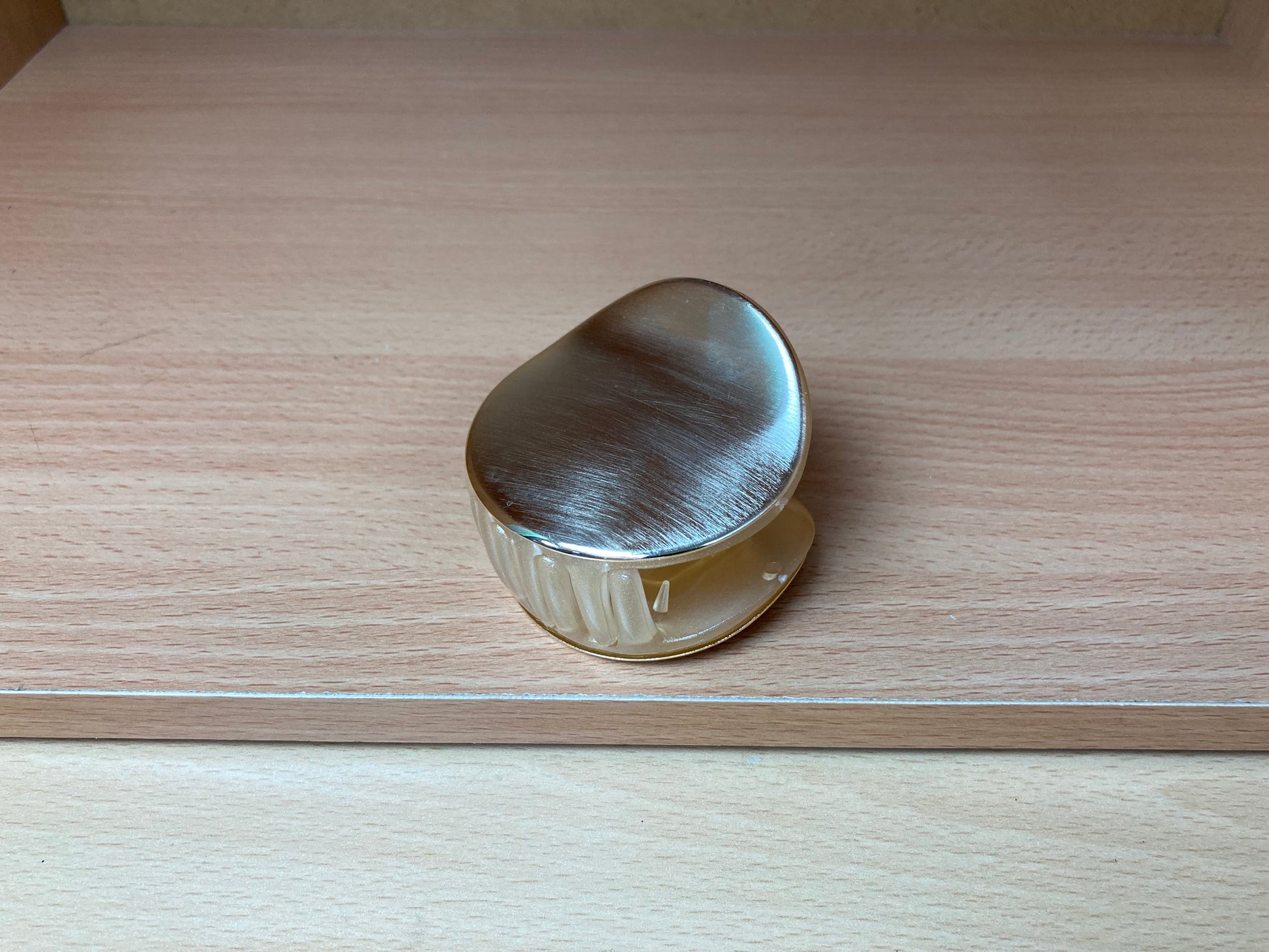 Tiny Treasures Seoul - Brushed Gold Pebble Mini Hair Claw Side View 3