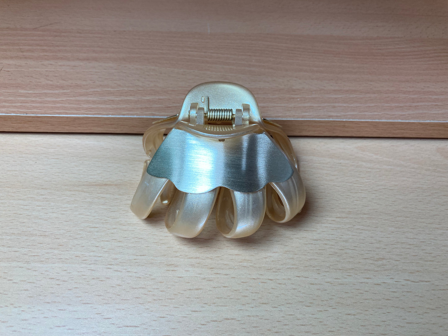 Tiny Treasures Seoul - Brushed Gold Wave Hair Claw