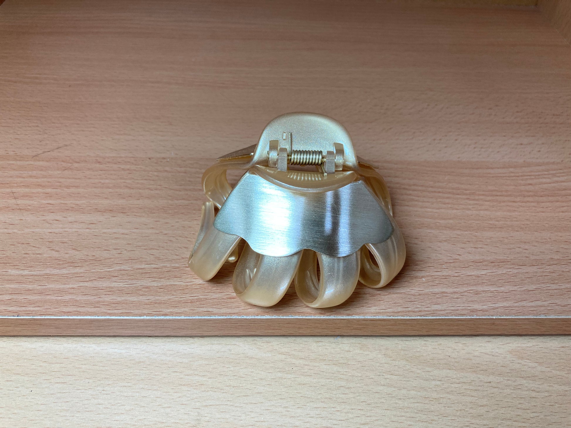 Tiny Treasures Seoul - Brushed Gold Wave Hair Claw Front View