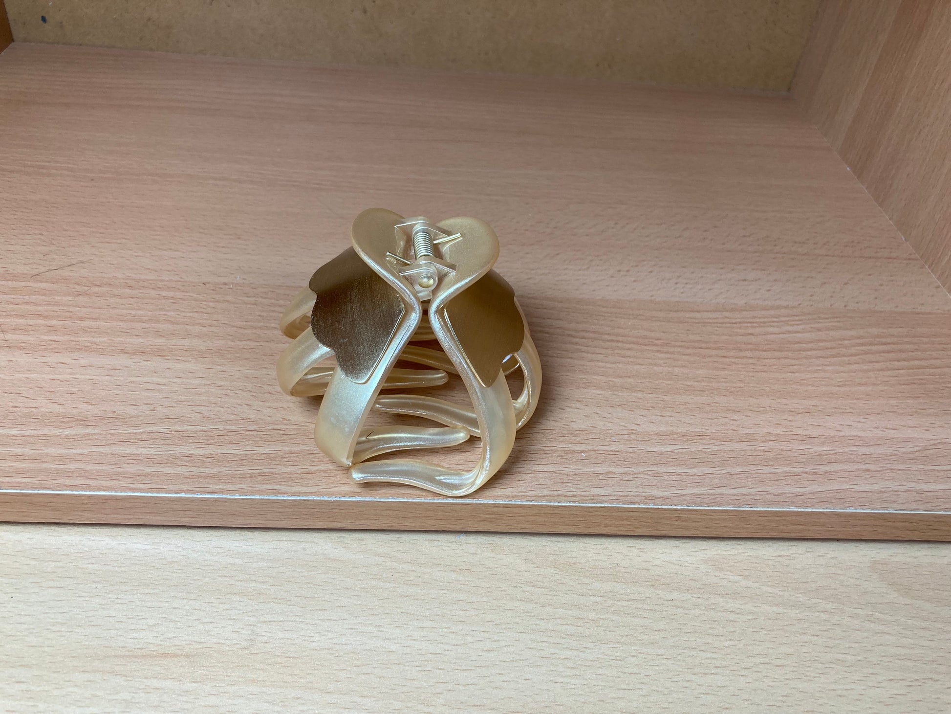 Tiny Treasures Seoul - Brushed Gold Wave Hair Claw Side View 2