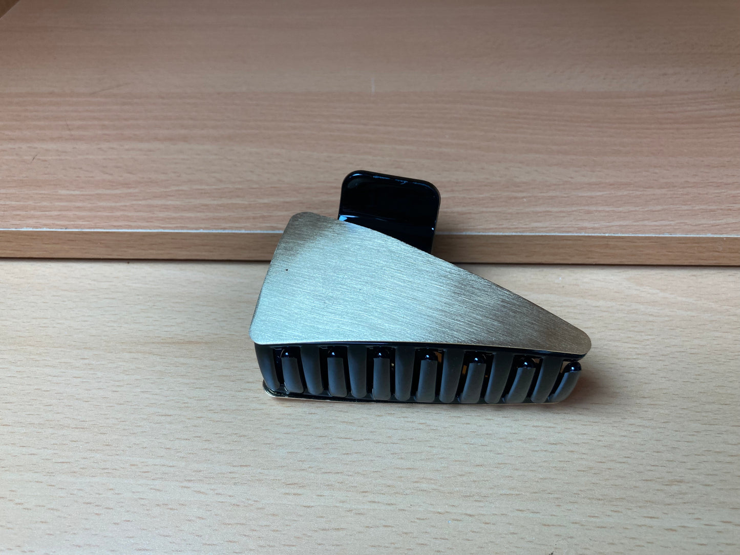 Tiny Treasures Seoul - Brushed Gold & Black Geometric Hair Claw Side View