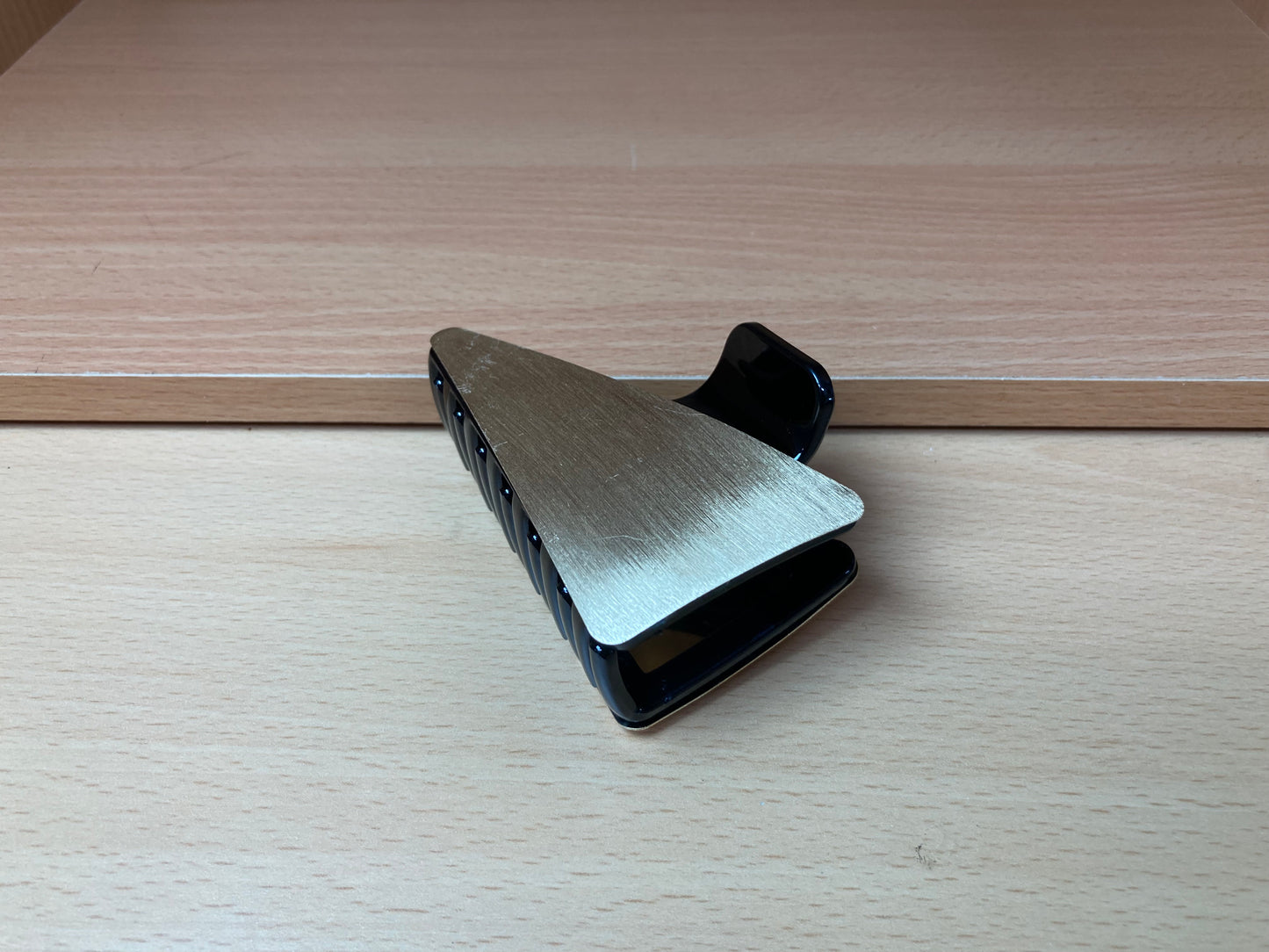 Tiny Treasures Seoul - Brushed Gold & Black Geometric Hair Claw