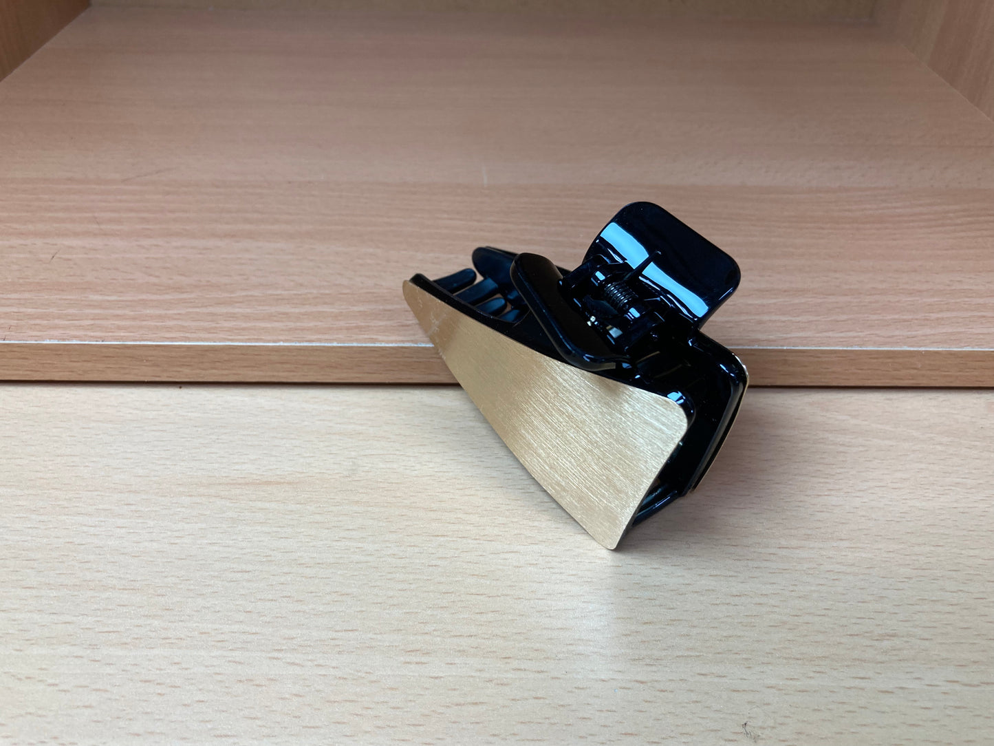 Tiny Treasures Seoul - Brushed Gold & Black Geometric Hair Claw Down View