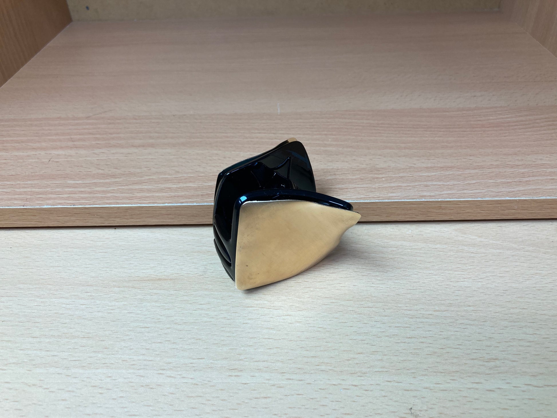 Tiny Treasures Seoul - Brushed Gold & Black Geometric Mini Hair Claw Top View