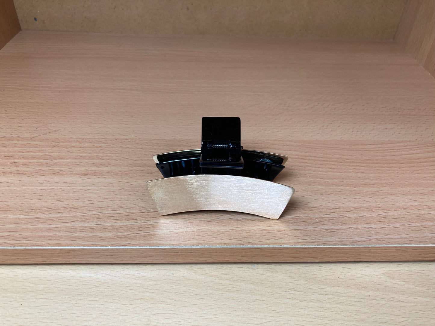 Tiny Treasures Seoul - Brushed Gold & Black Mini Curved Bar Hair Claw