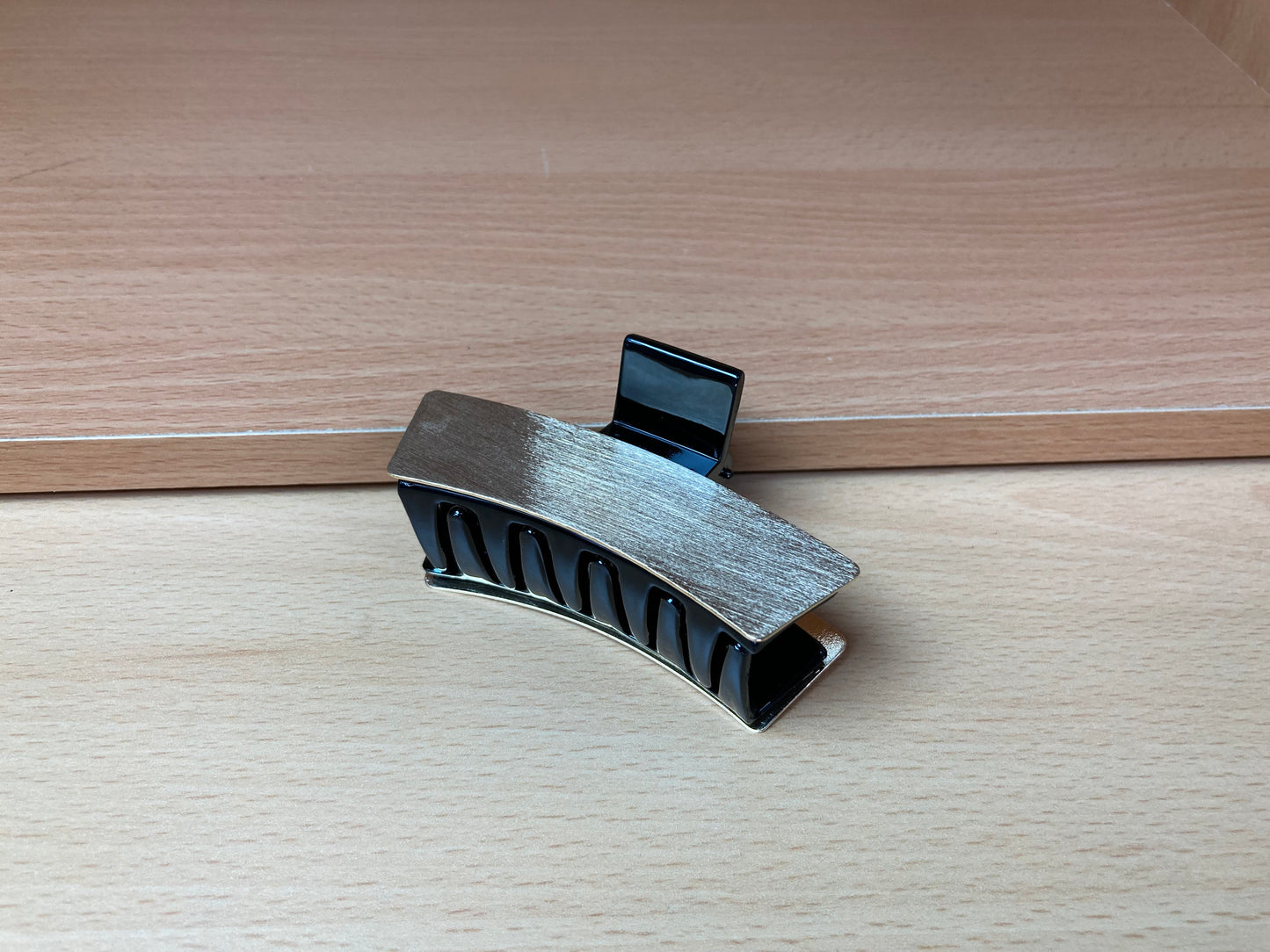 Tiny Treasures Seoul - Brushed Gold & Black Mini Curved Bar Hair Claw View